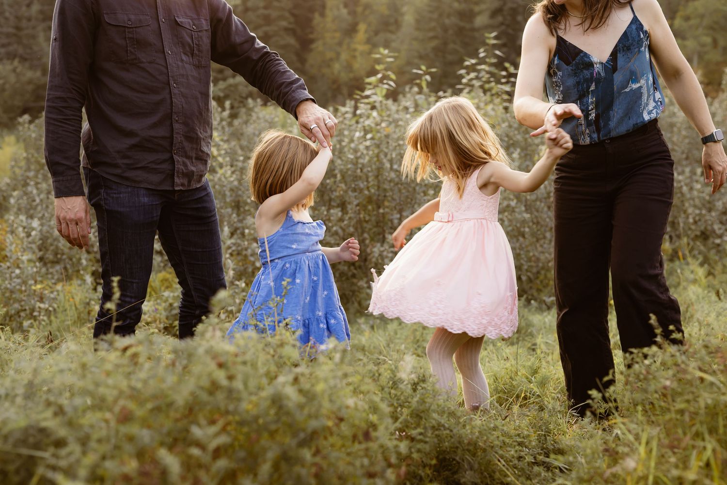 Edmonton Sunflower Mini Session, Warm natural light family mini session outdoors Edmonton, Devon Alberta family photographer Mini Session