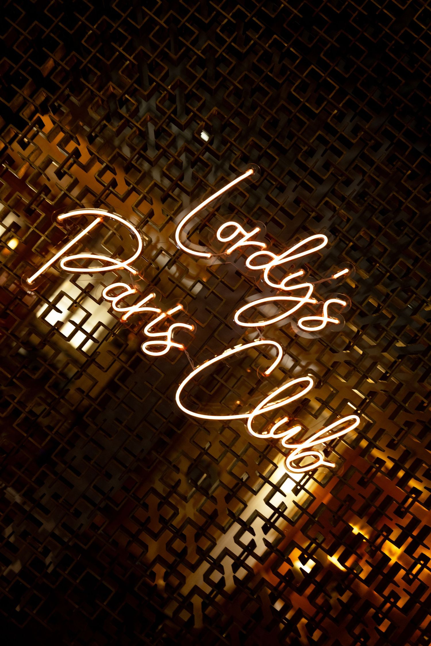 Rose events luxury destination wedding in france portugal spain italy paris americain couple from ohio, wedding on a peniche