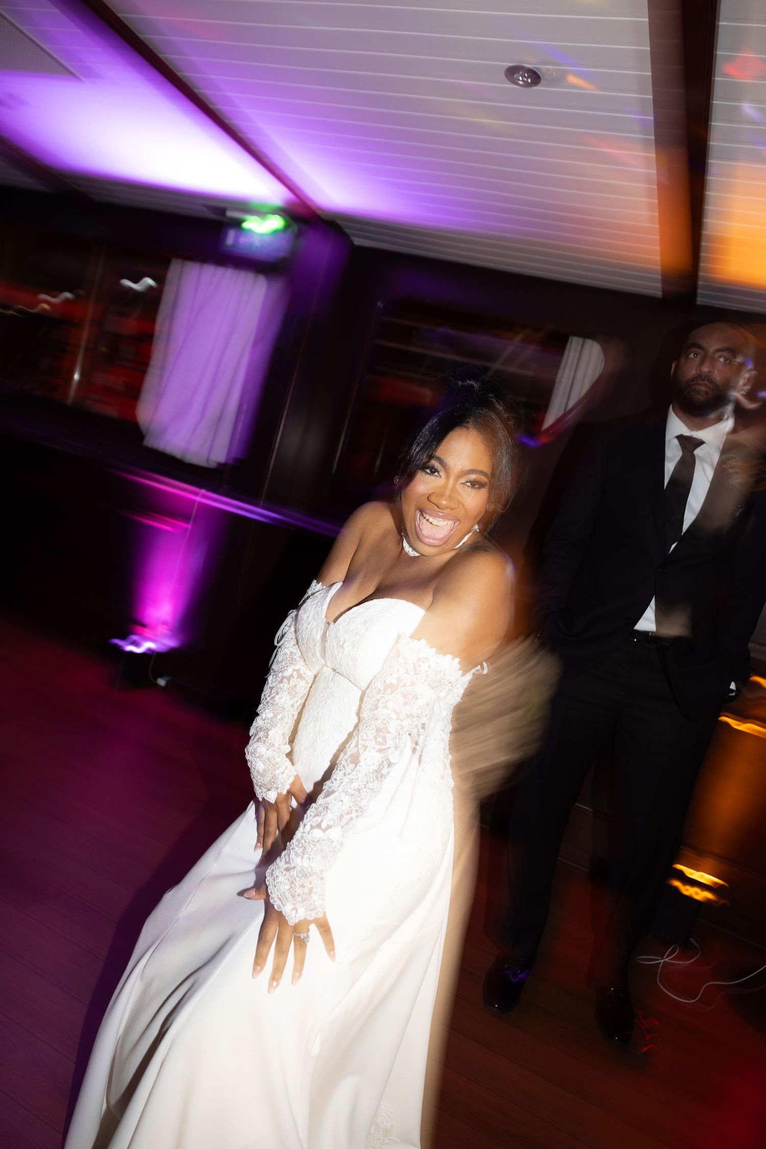 Rose events luxury destination wedding in france portugal spain italy paris americain couple from ohio, wedding on a peniche