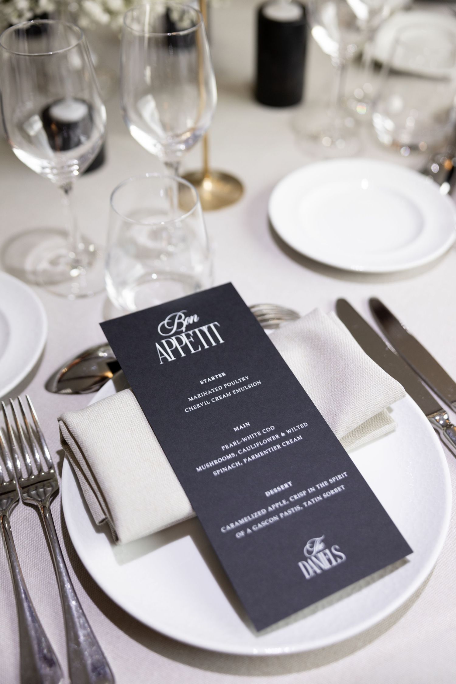 Rose events luxury destination wedding in france portugal spain italy paris americain couple from ohio, wedding on a peniche