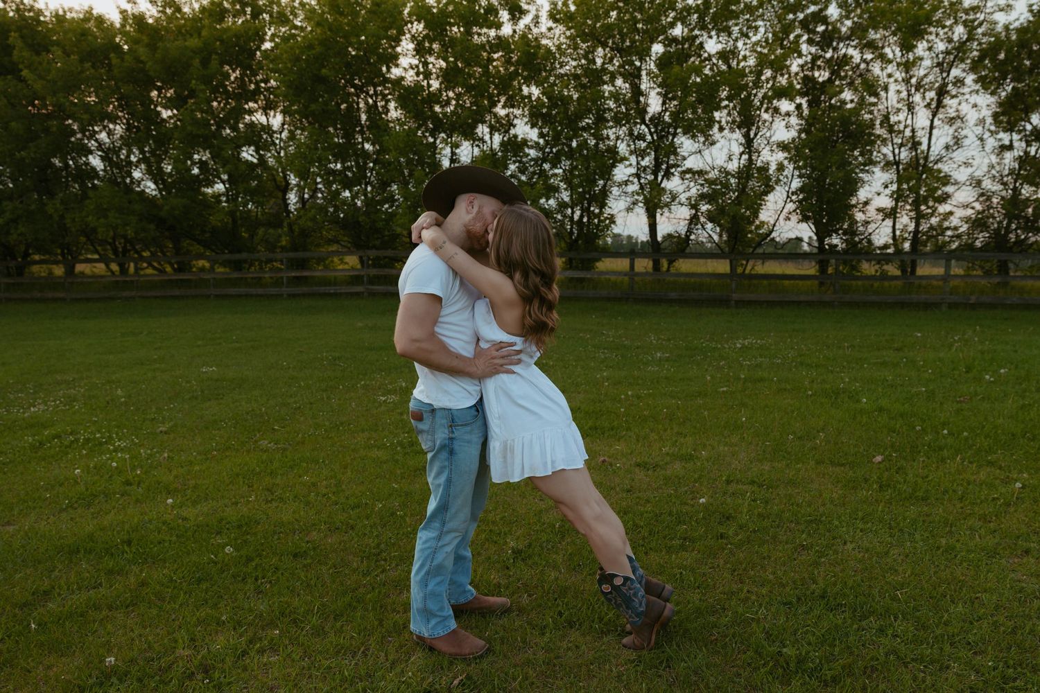 Edmonton couples photographer