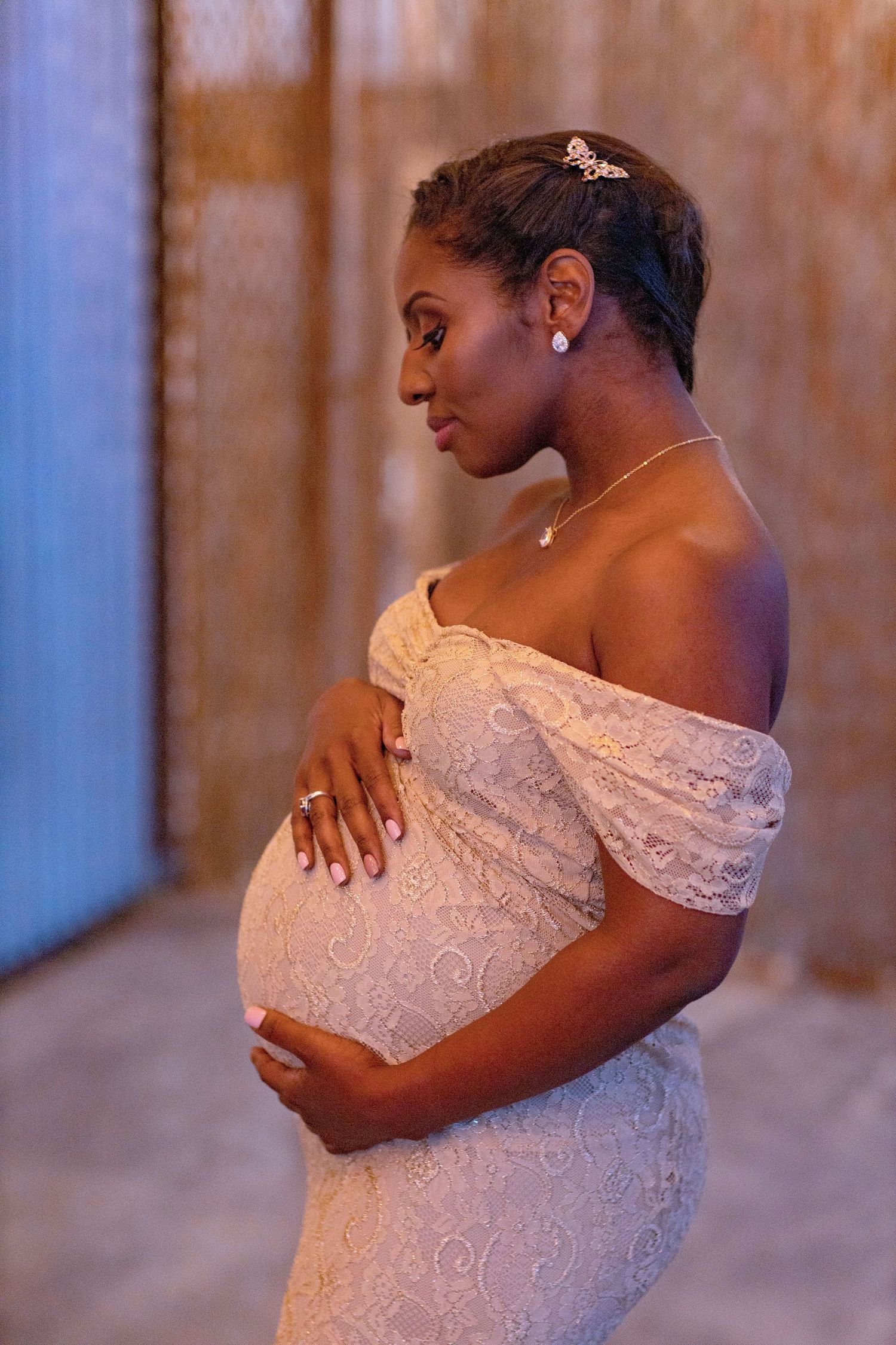Studio Mari DFW maternity photographer — glowing editorial bump portrait, luxury maternity photography Forney TX serving Dallas Fort Worth