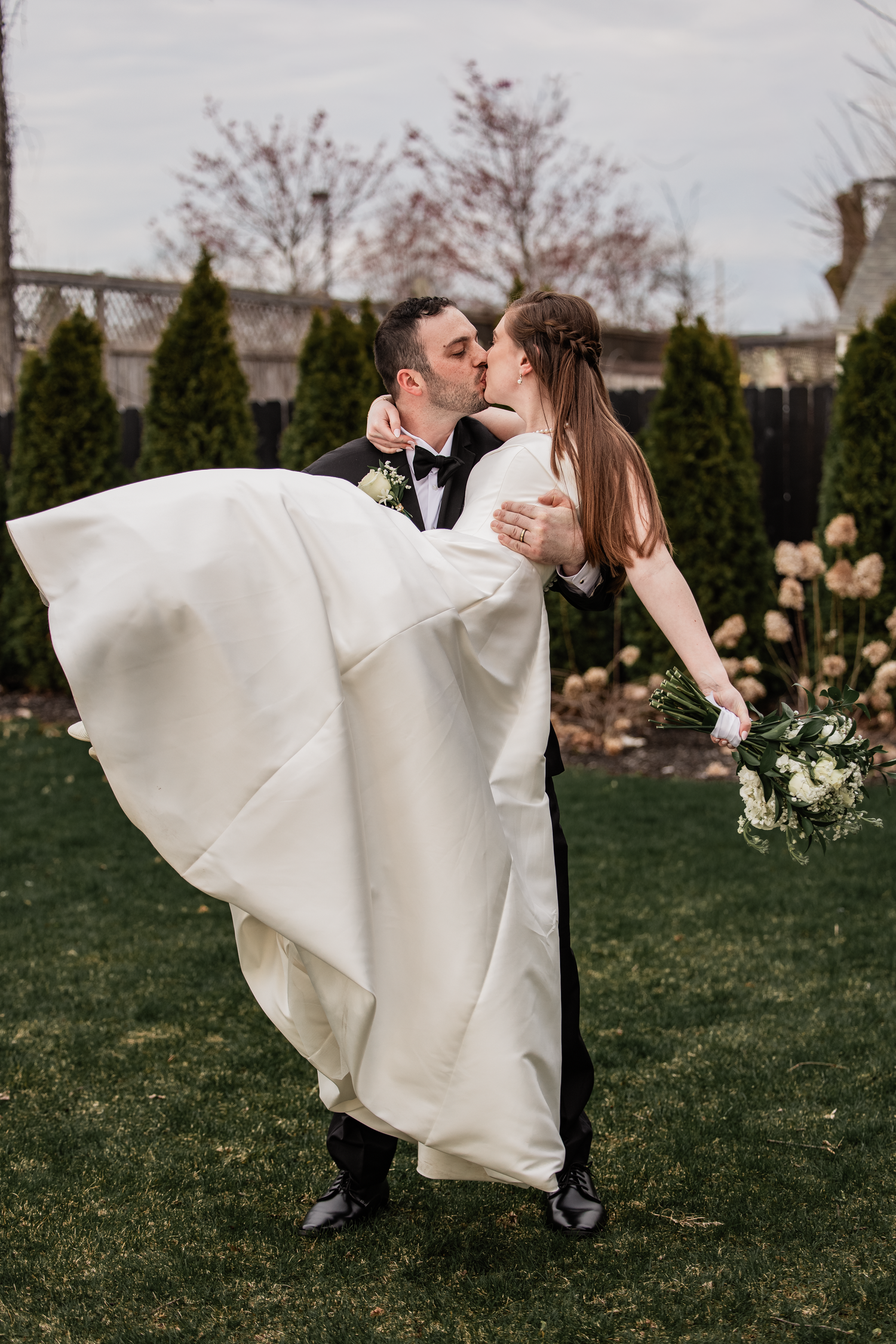 bride and groom portraits, wedding photographer ner me, traveling, true to color