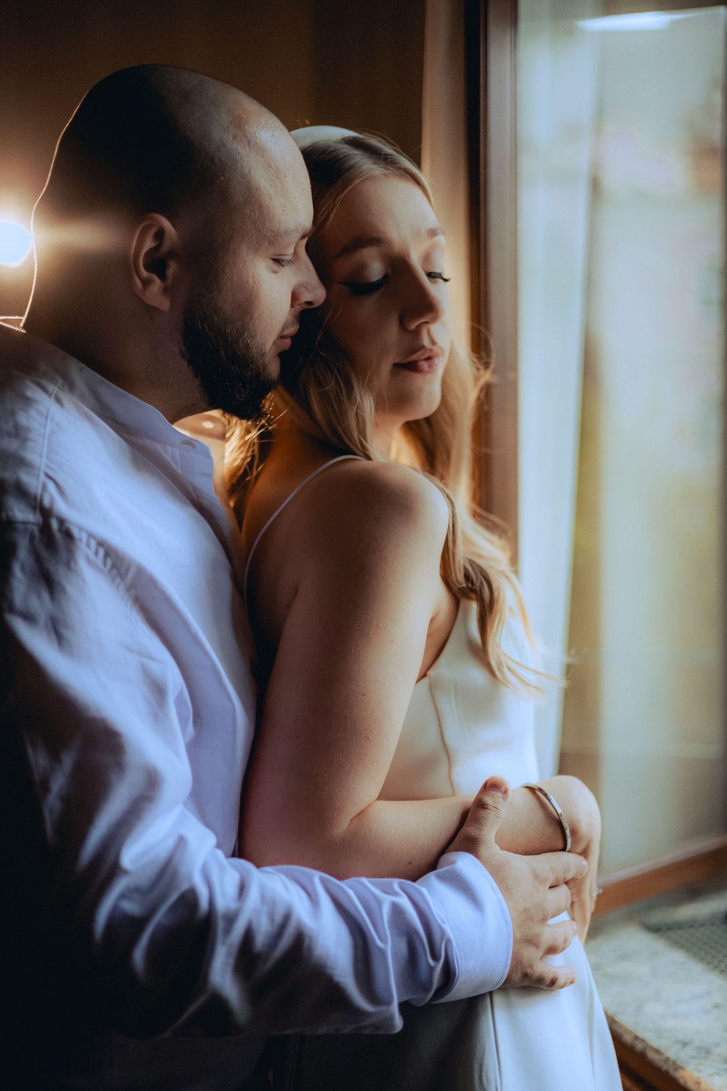 svatební fotograf Karlovy Vary, svatební focení v Praze, předsvatební love story, svatba na zámku, luxusní svatební portrét,