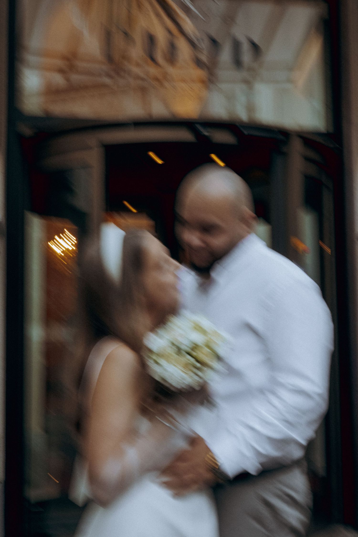svatební fotograf Karlovy Vary, svatební focení v Praze, předsvatební love story, svatba na zámku, luxusní svatební portrét,
