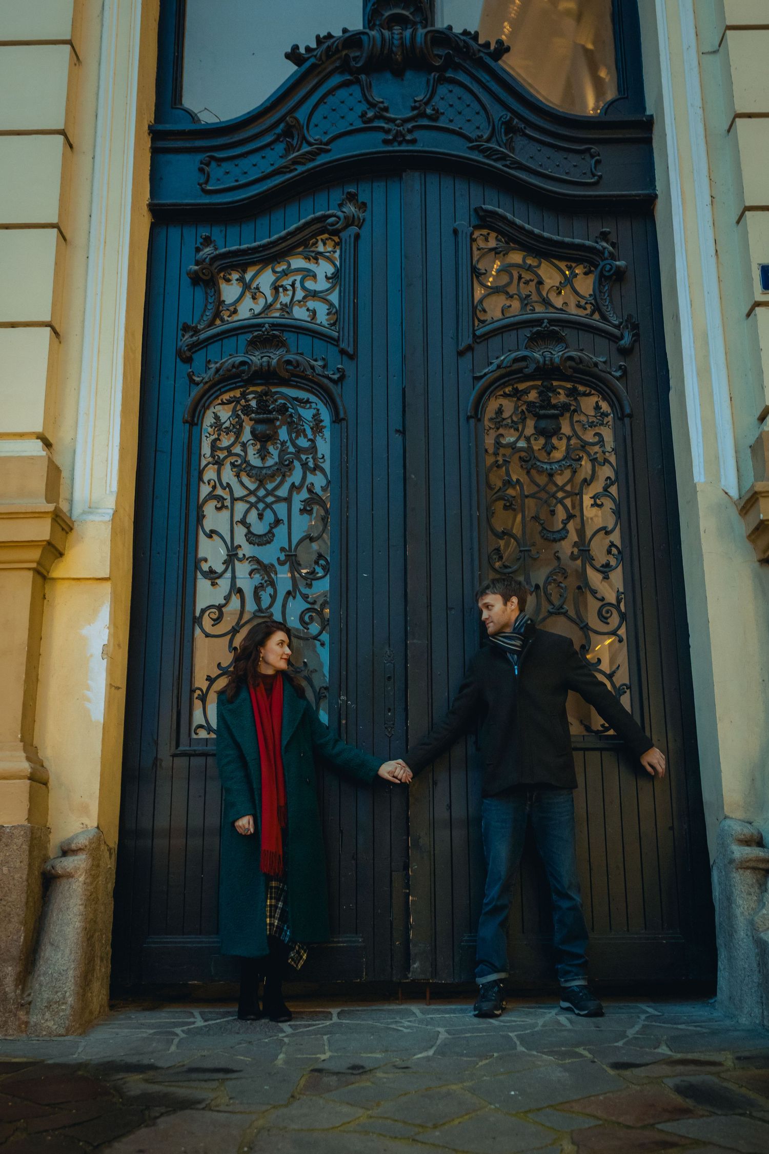 couple photoshoot Karlovy Vary
romantic love story Prague
engagement session Czech Republic
proposal photographer Karlovy Vary