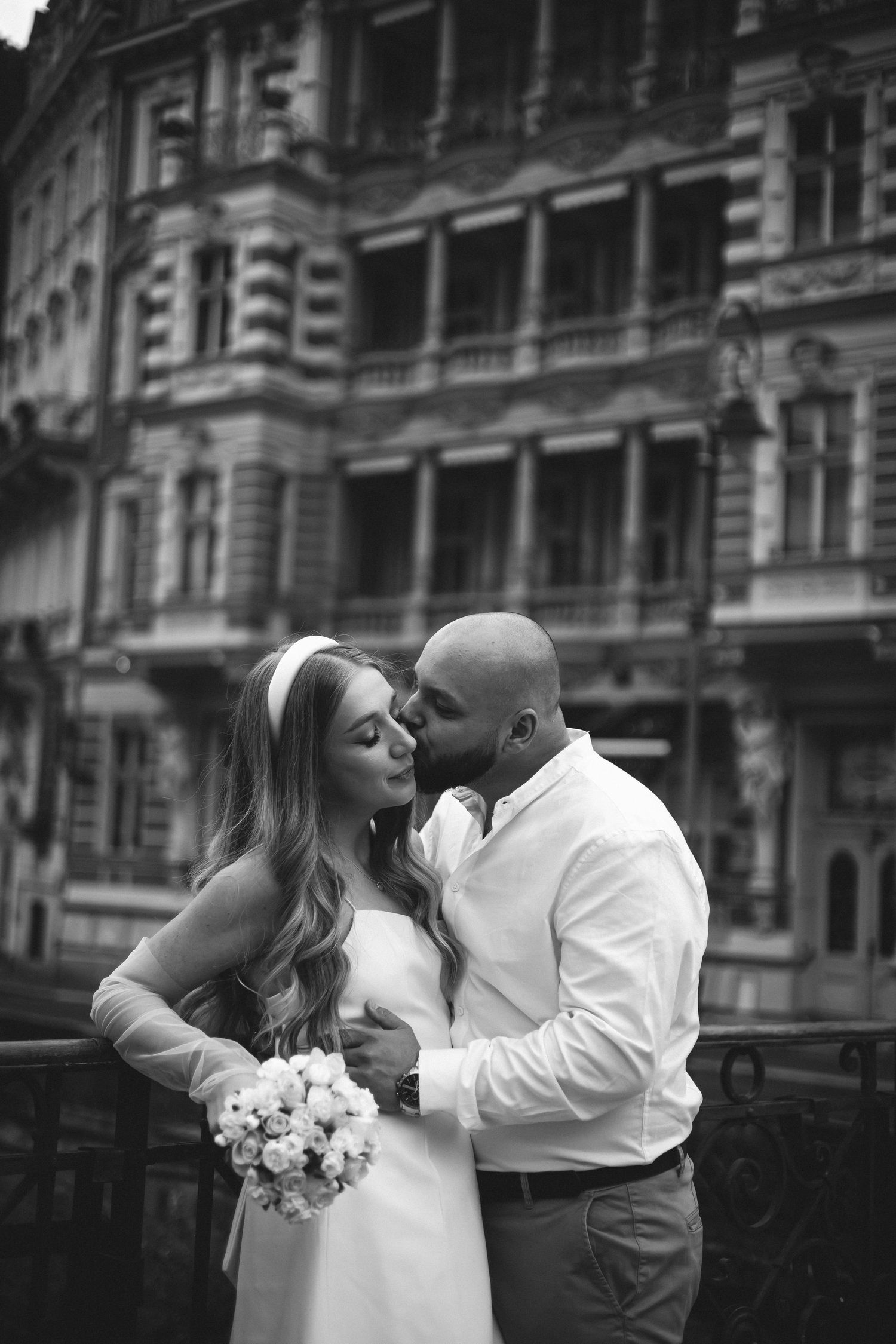 couple photoshoot Karlovy Vary
romantic love story Prague
engagement session Czech Republic
proposal photographer Karlovy Vary