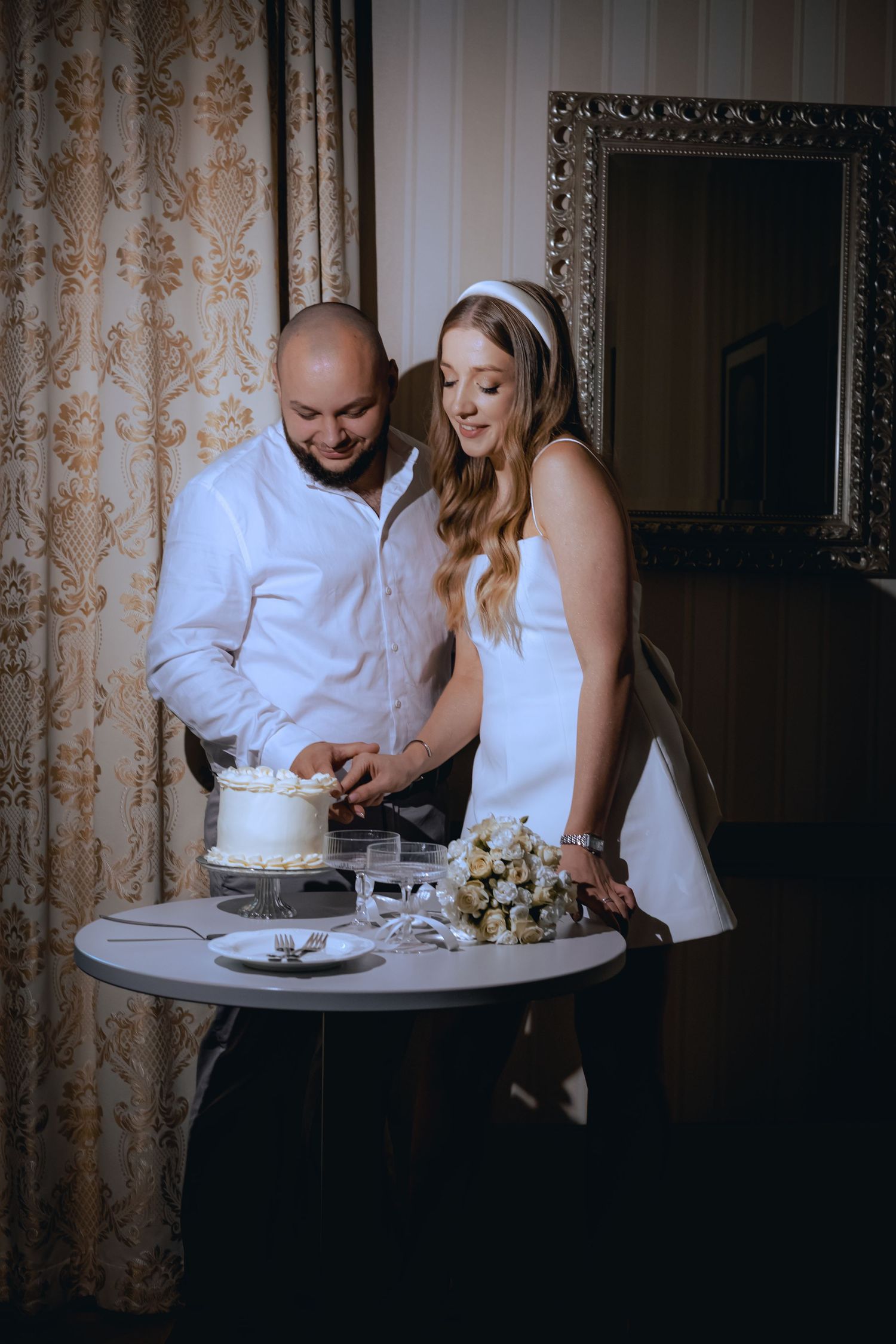 couple photoshoot Karlovy Vary
romantic love story Prague
engagement session Czech Republic
proposal photographer Karlovy Vary