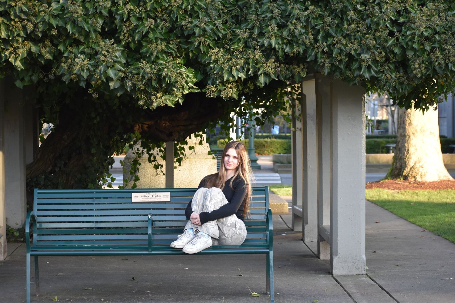 Natural light senior portraits in Puyallup park setting