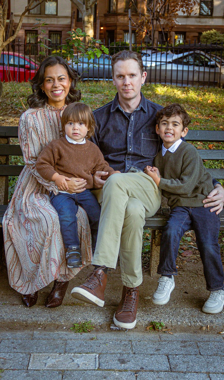 Family session in Brooklyn inside a park