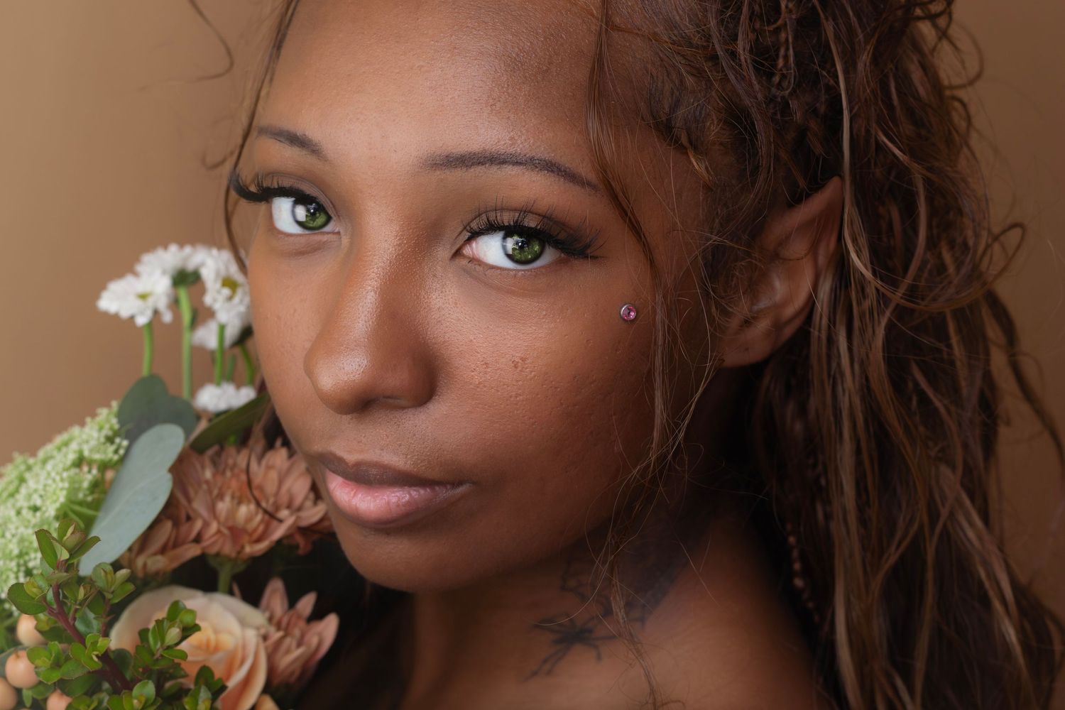 Fine art floral portrait featuring soft light, natural beauty and artistic storytelling.