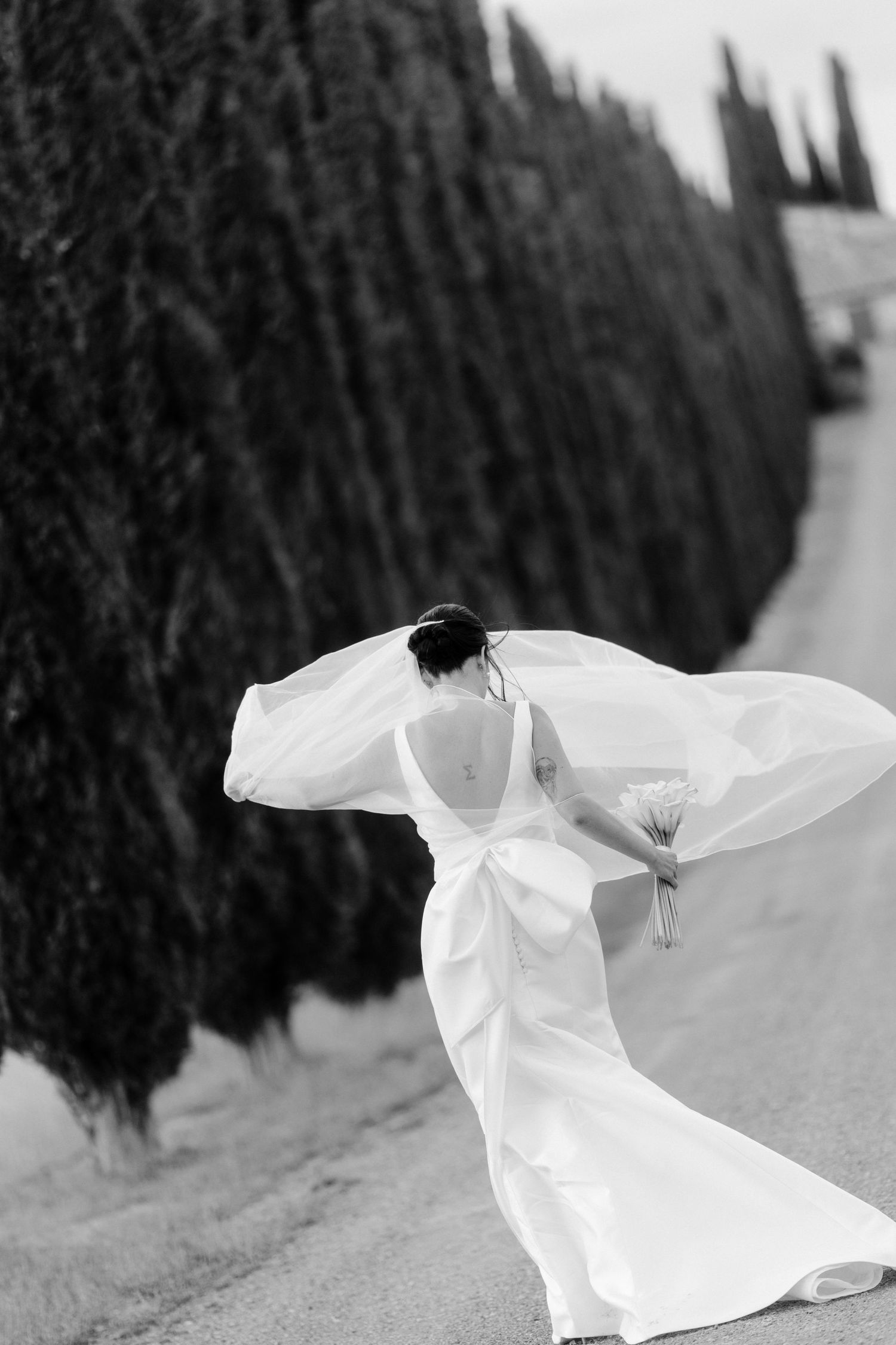 tuscan hill, destination wedding in Italy, bridal gown