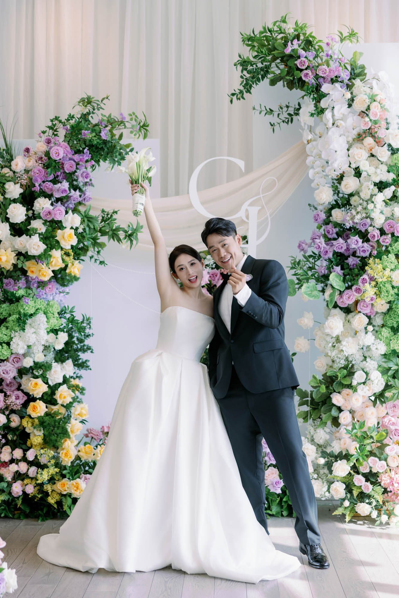 pearl hotel toronto wedding colorful floral arch summer