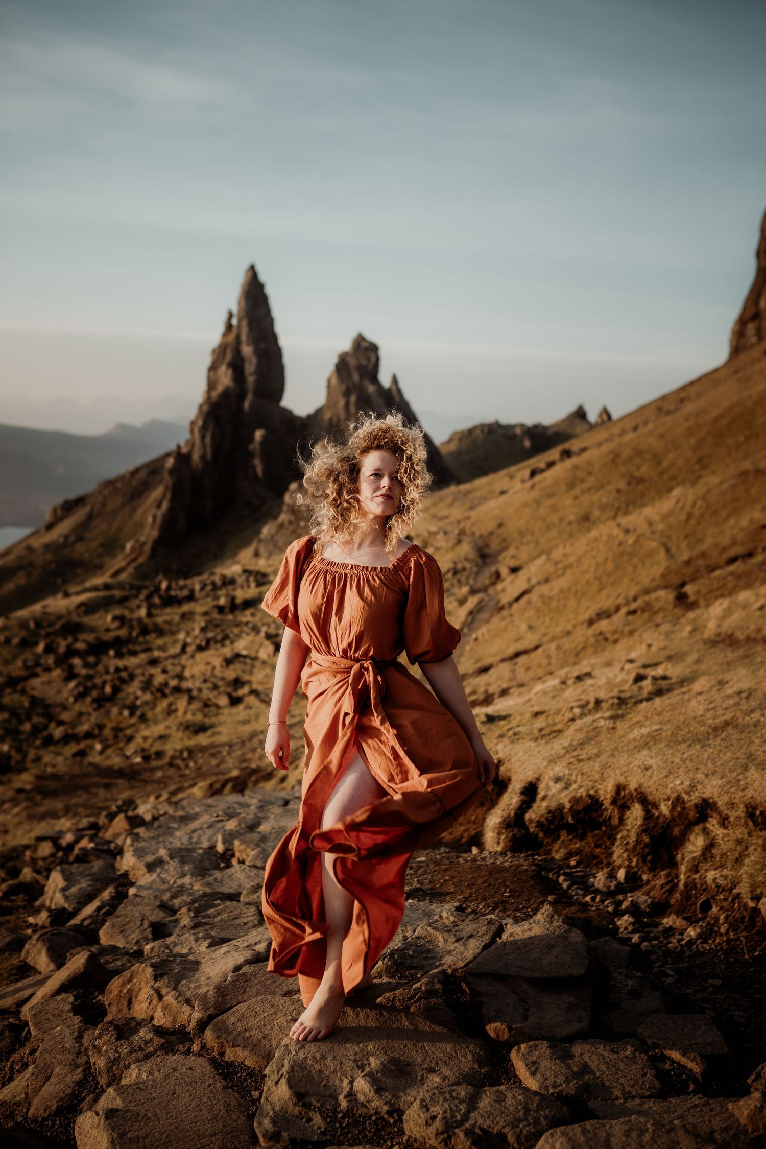 Fotoshoot zonsopgang Old Man of Storr – vrouwenreis Schotland