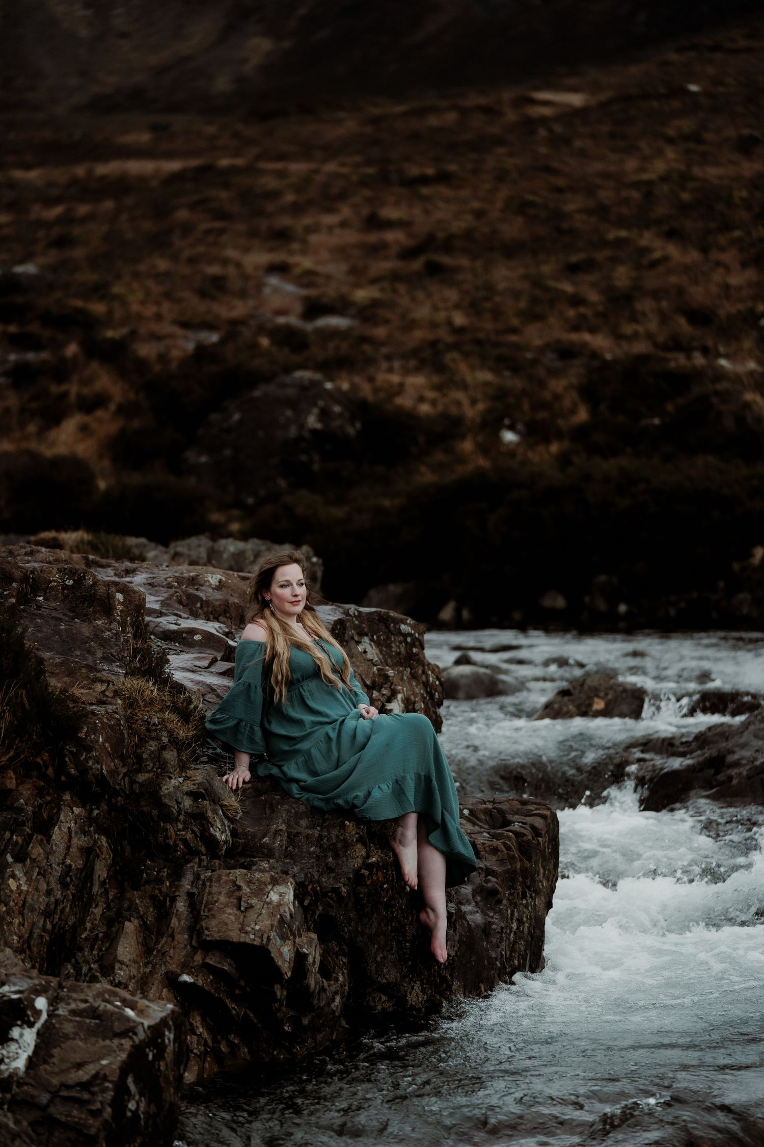 fairypools-isleofksye-schotland-highlandartexperience-woman-portretfotoshoot