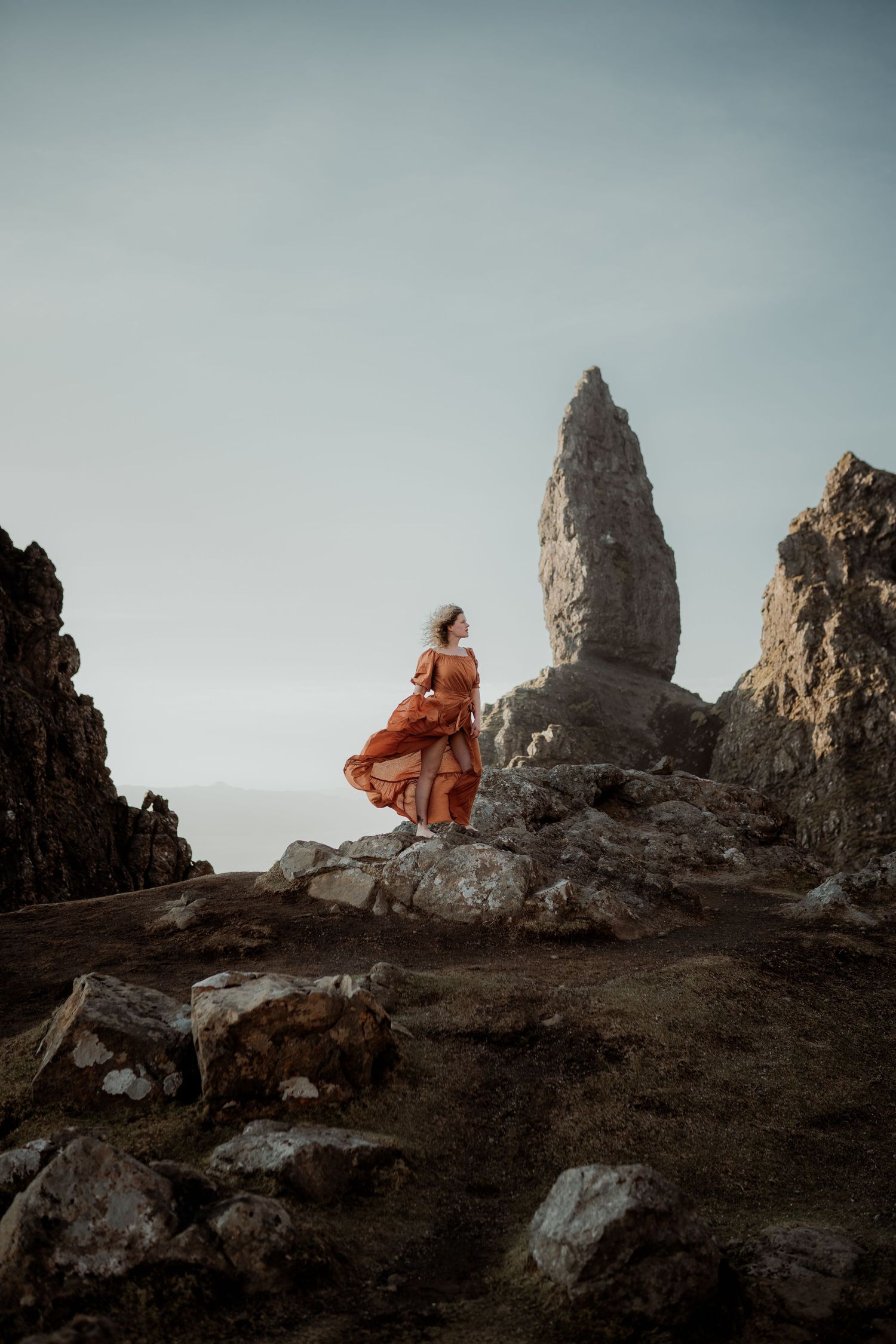 Fotoshoot zonsopgang Old Man of Storr – vrouwenreis Schotland