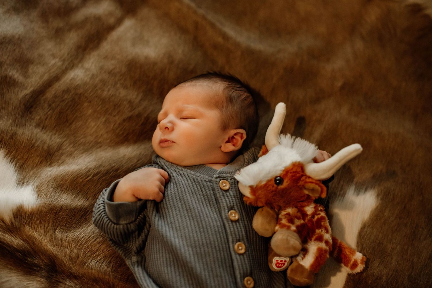 Floresville lifestyle newborn photography