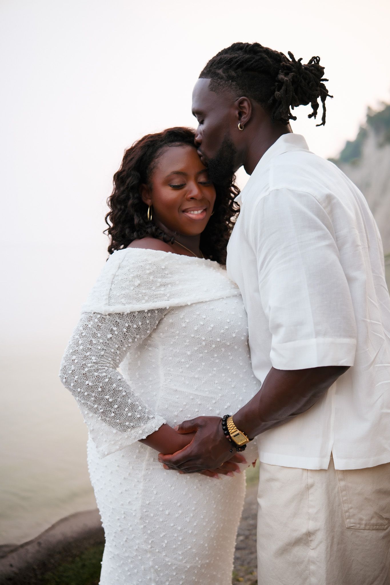 Maternity portrait at golden hour in Scarborough Bluffs, Toronto