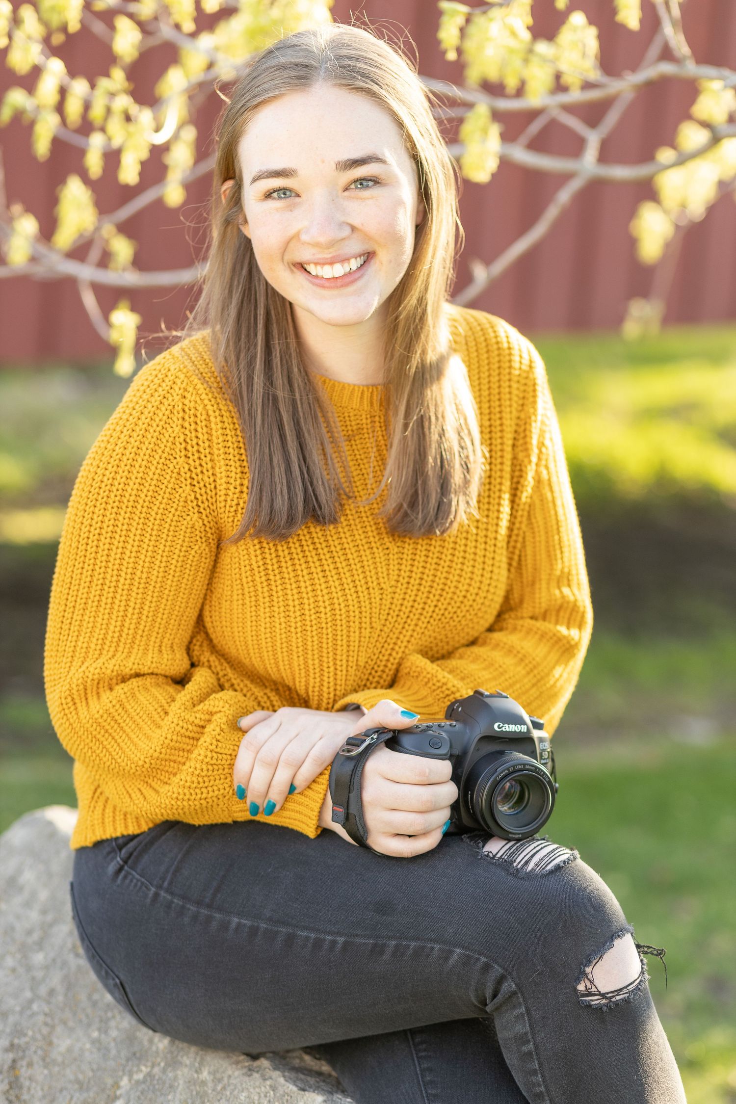 Professional headshot of a photographer, ready to capture every moment with creativity, ensuring your event is perfectly documented