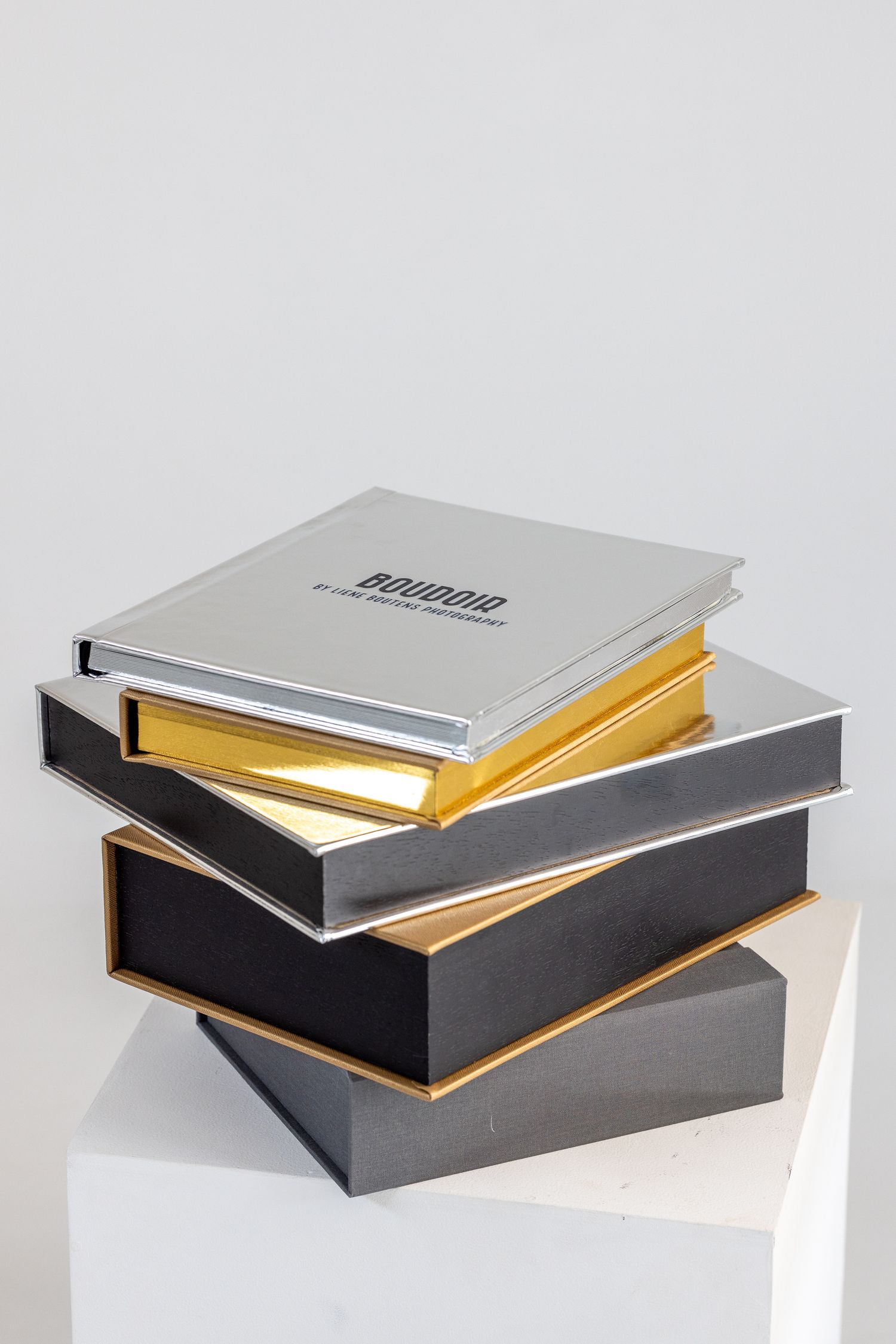 Boudoir photography album, handcrafted photo album by Liene Boutens Brussels