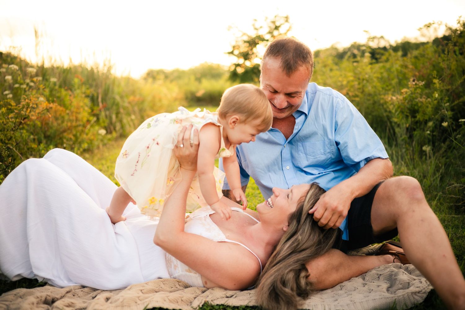 lifestyle family photoshoot photo session photography nj white lake warren county morris county documentary relaxed fun newborn