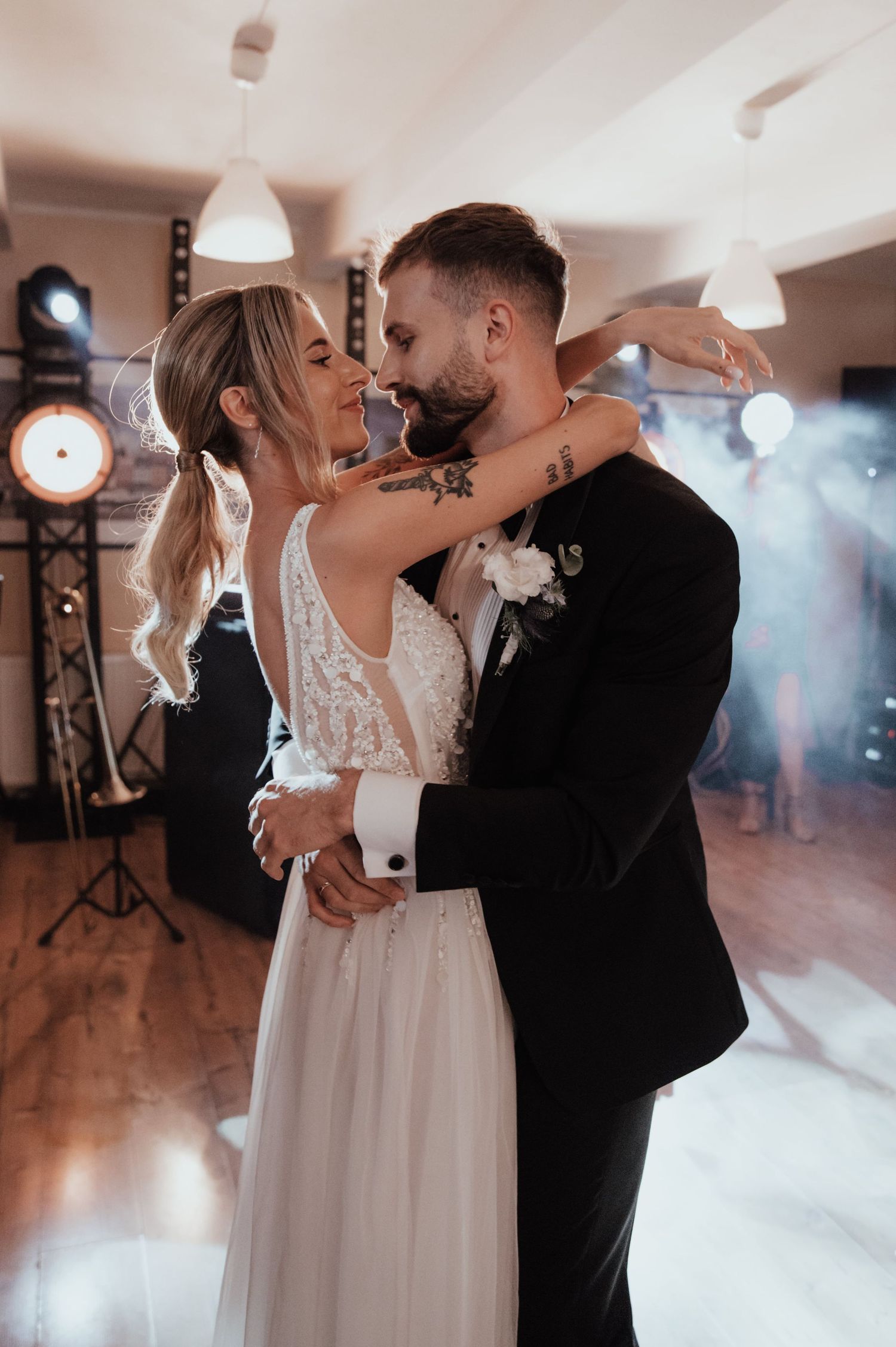 Pierwszy taniec Dominiki i Pawła – elegancki moment na parkiecie