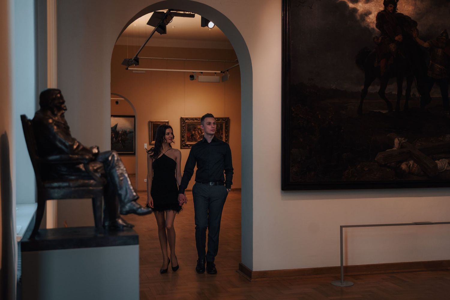 Artystyczne zdjęcia narzeczeńskie w Muzeum Narodowym we Wrocławiu