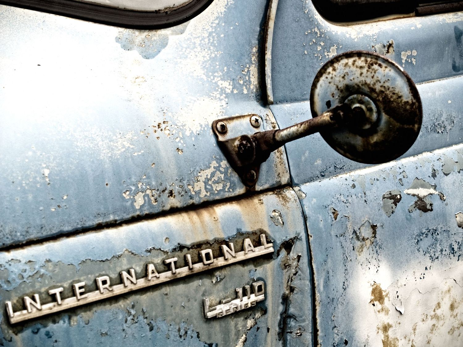 blue pantina truck