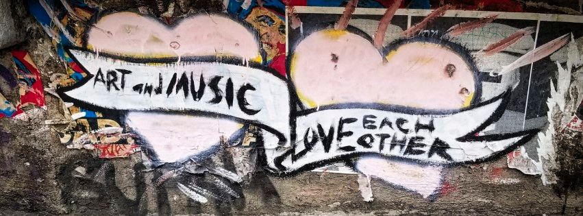 two hearts graffiti