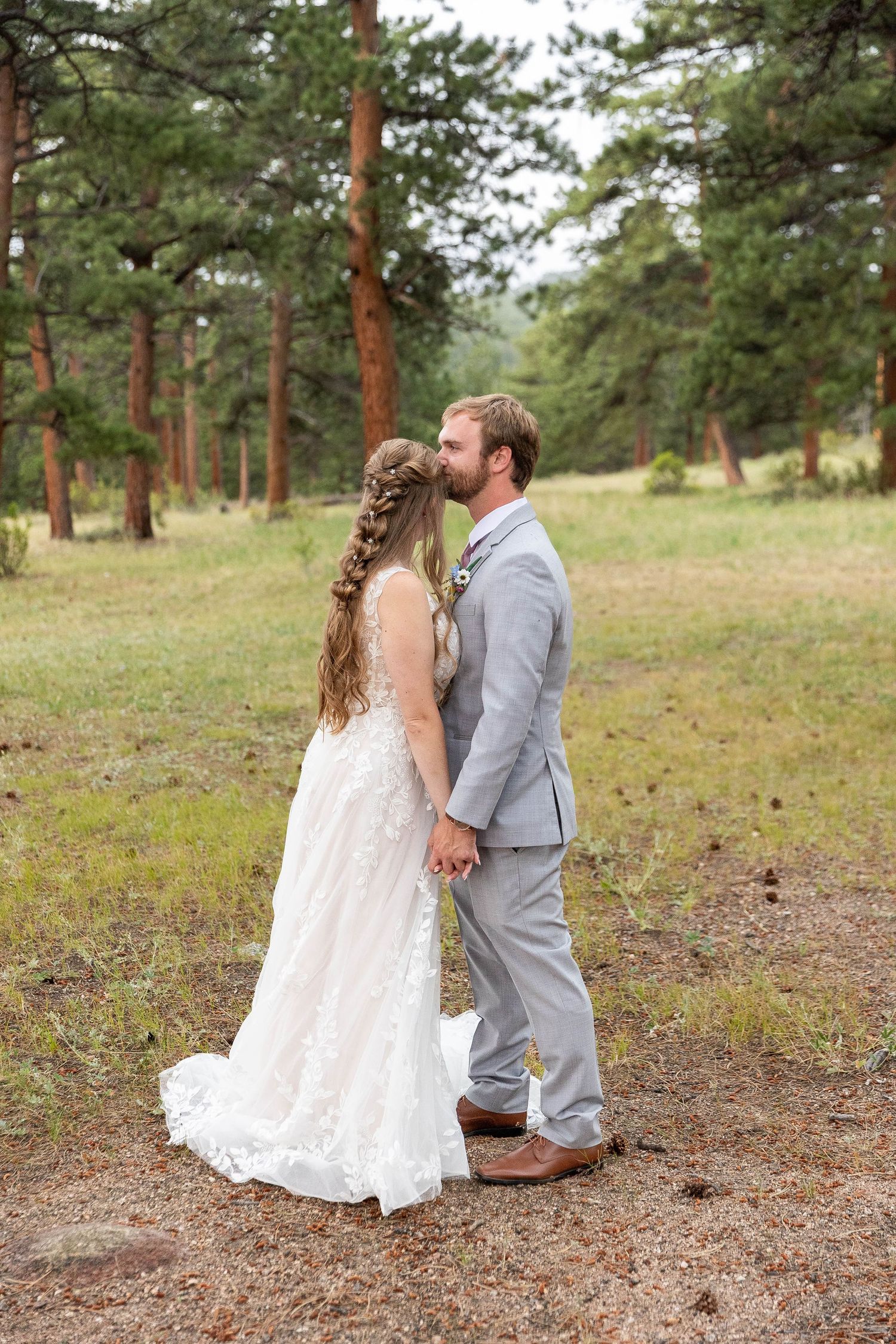 Colorado wedding photographer, Candid wedding photography Colorado, Della Terra Wedding Photographer, Mountain elopement