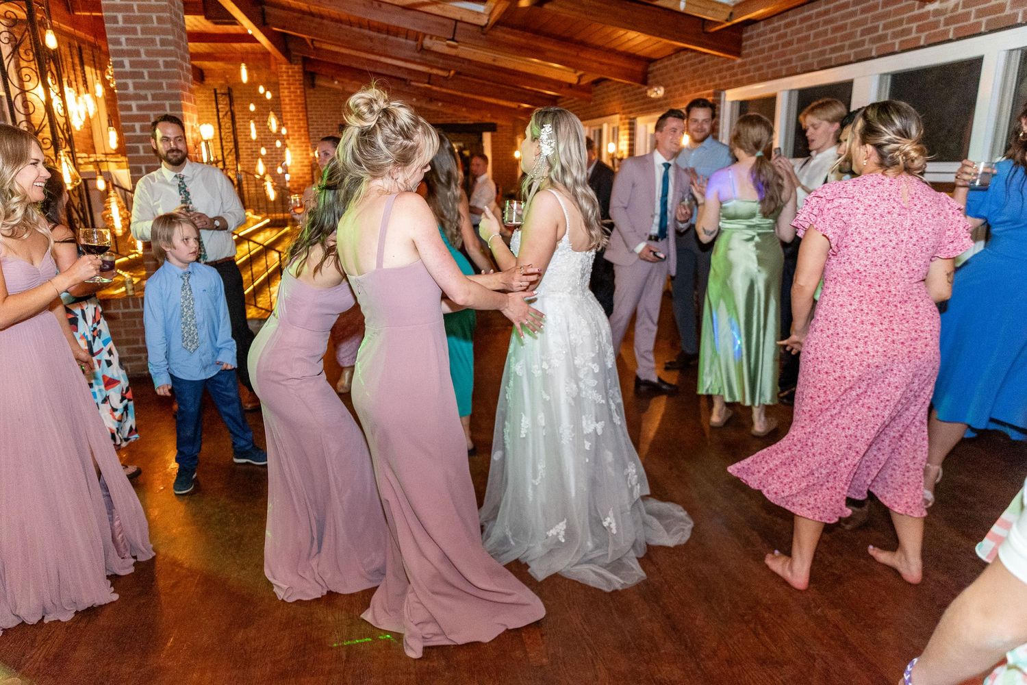Colorado luxury wedding photographer, true-to-color wedding photography Colorado, high-end wedding photographer