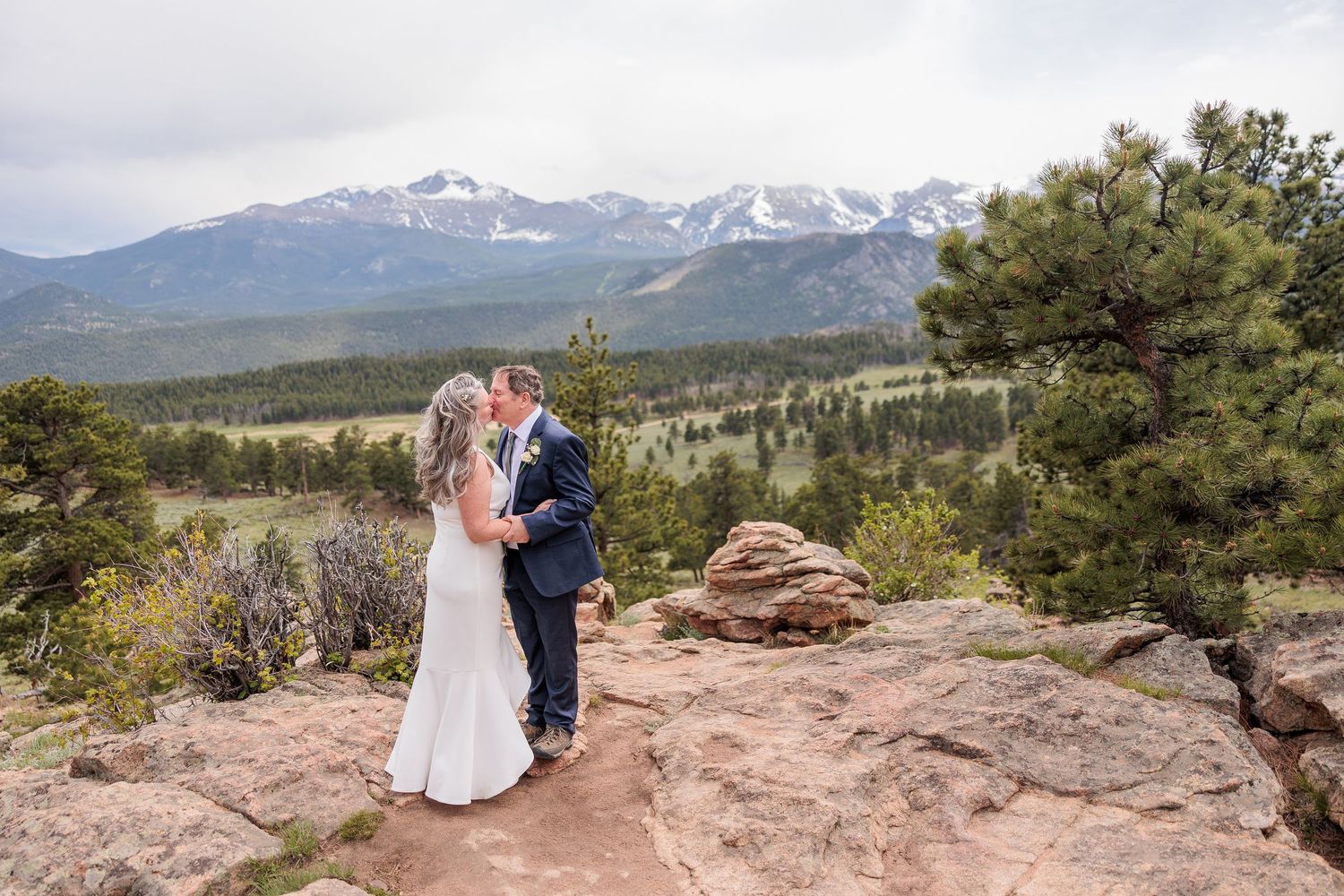 Colorado Wedding Photographer, Colorado Elopement Photographer, 3M Curve Elopement Photographer, 3M Curve Elopement Photos, Estes Park Elope
