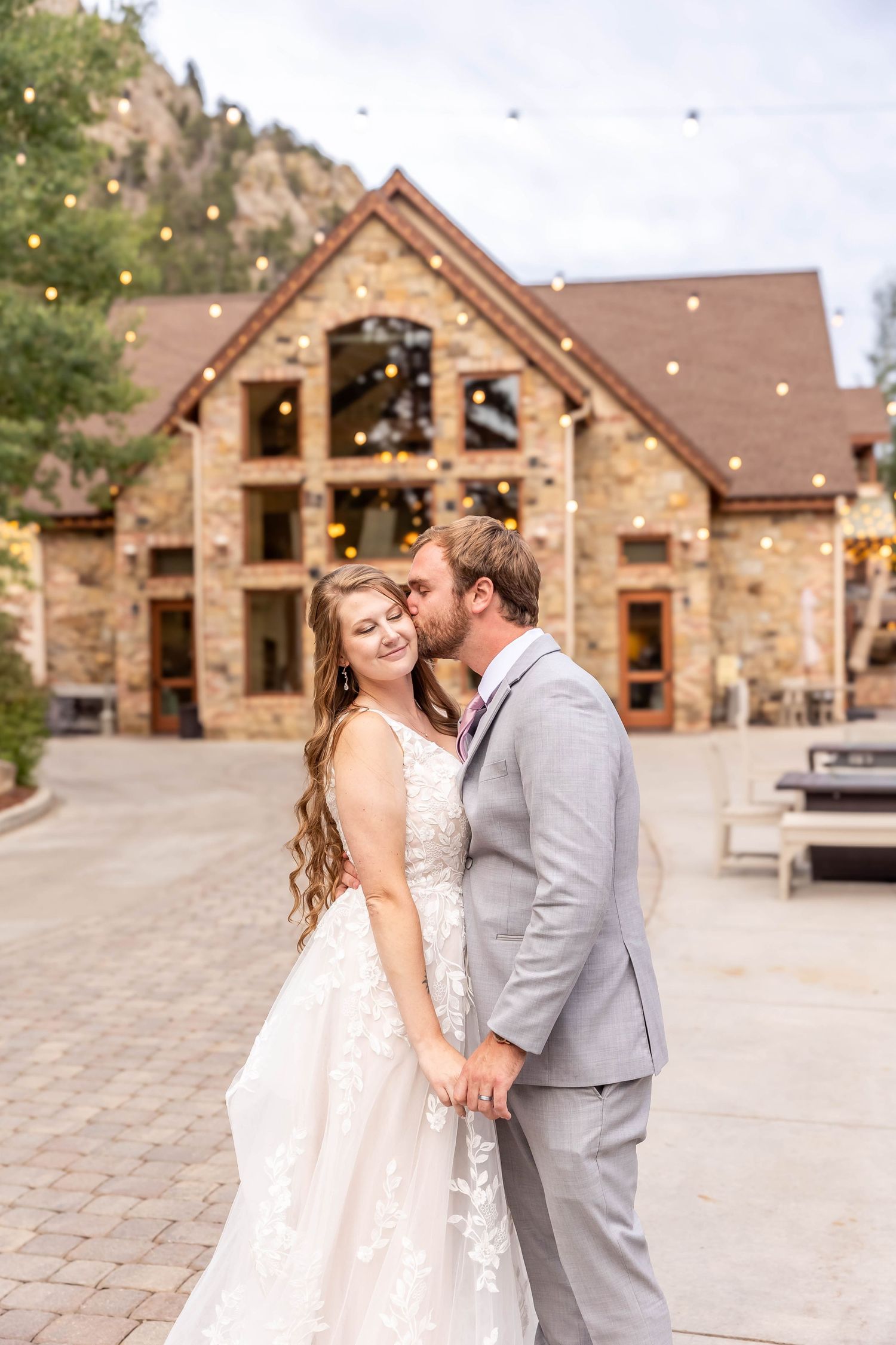 Colorado wedding photographer, Candid wedding photography Colorado, Della Terra Wedding Photographer, Mountain elopement