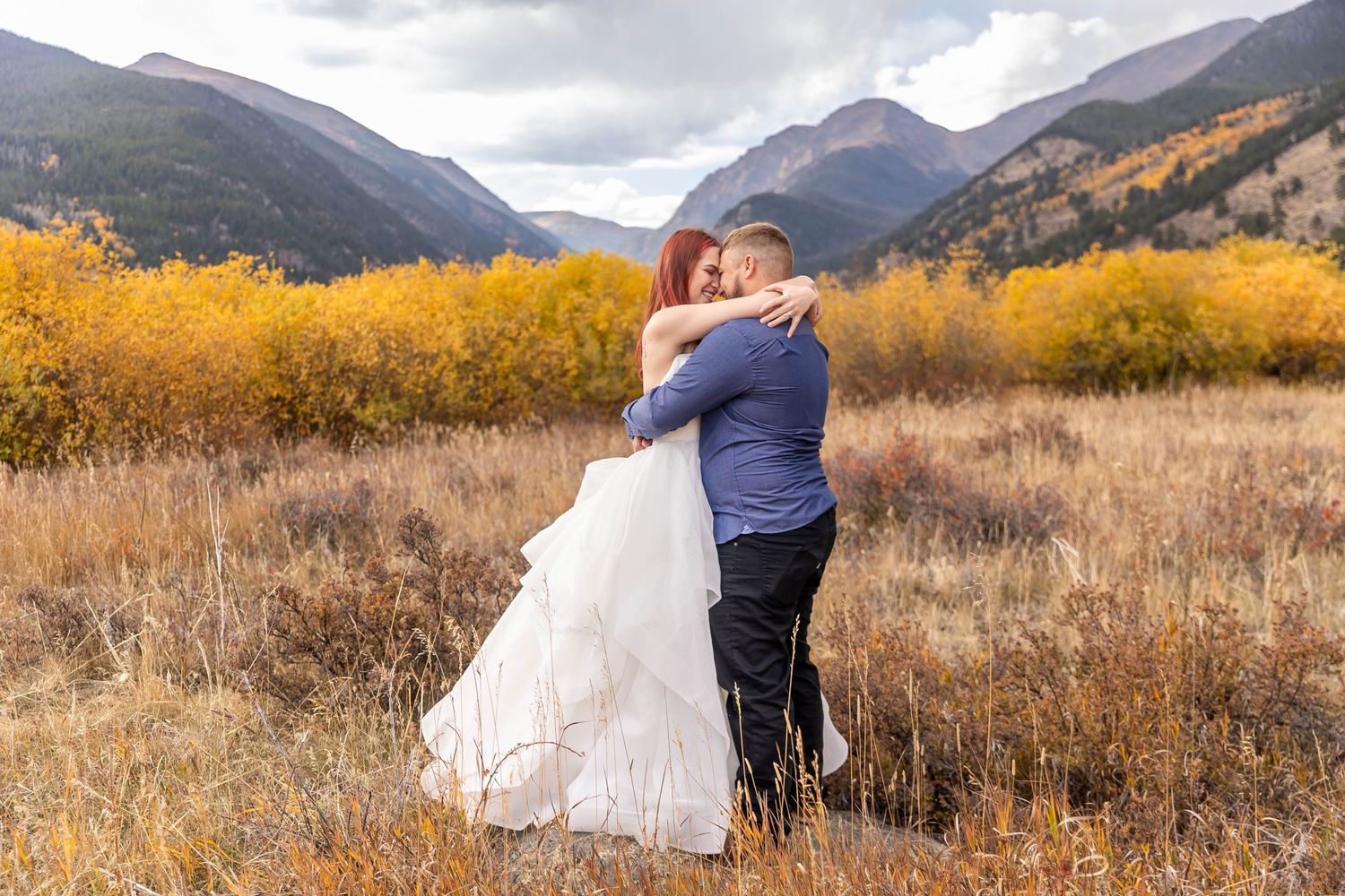 Capturing authentic, heartfelt moments in Colorado’s stunning landscapes. Serving Denver, Boulder, Estes Park, and beyond. Let's tell your