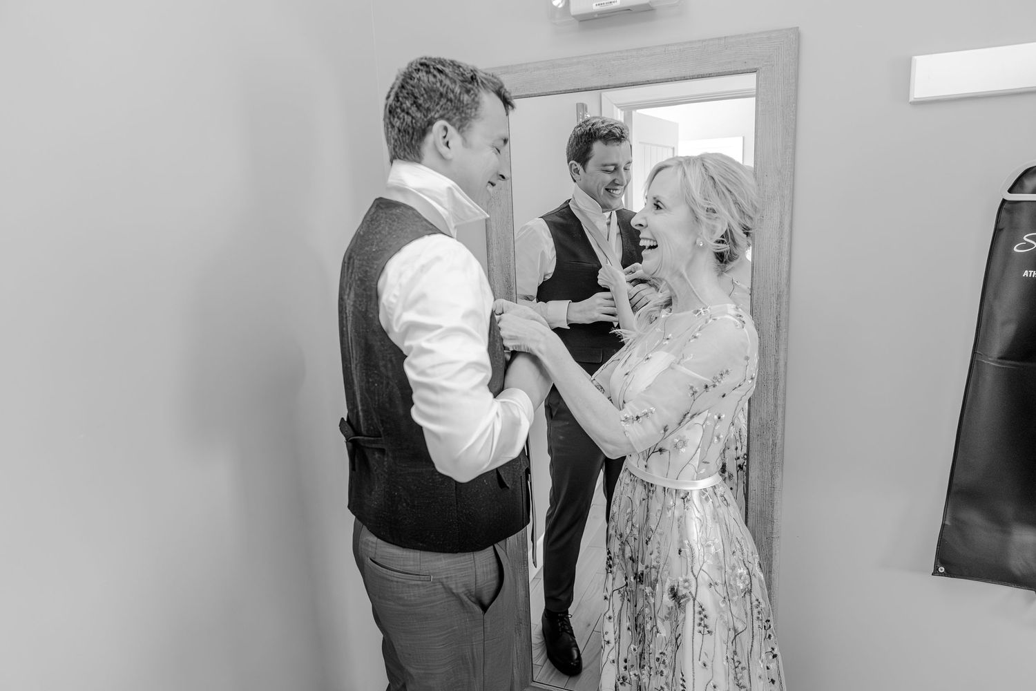 Wedding Photographer, Elopement Specialist, Engagement Photos, Natural Backgrounds, Candid Moments