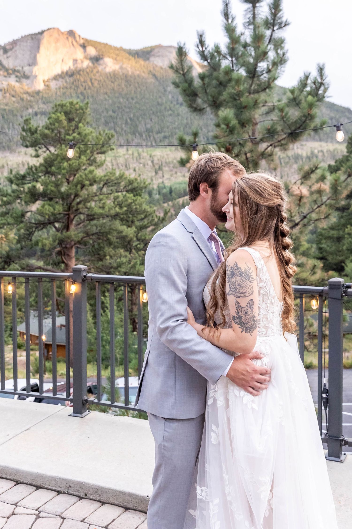 Colorado wedding photographer, Candid wedding photography Colorado, Della Terra Wedding Photographer, Mountain elopement