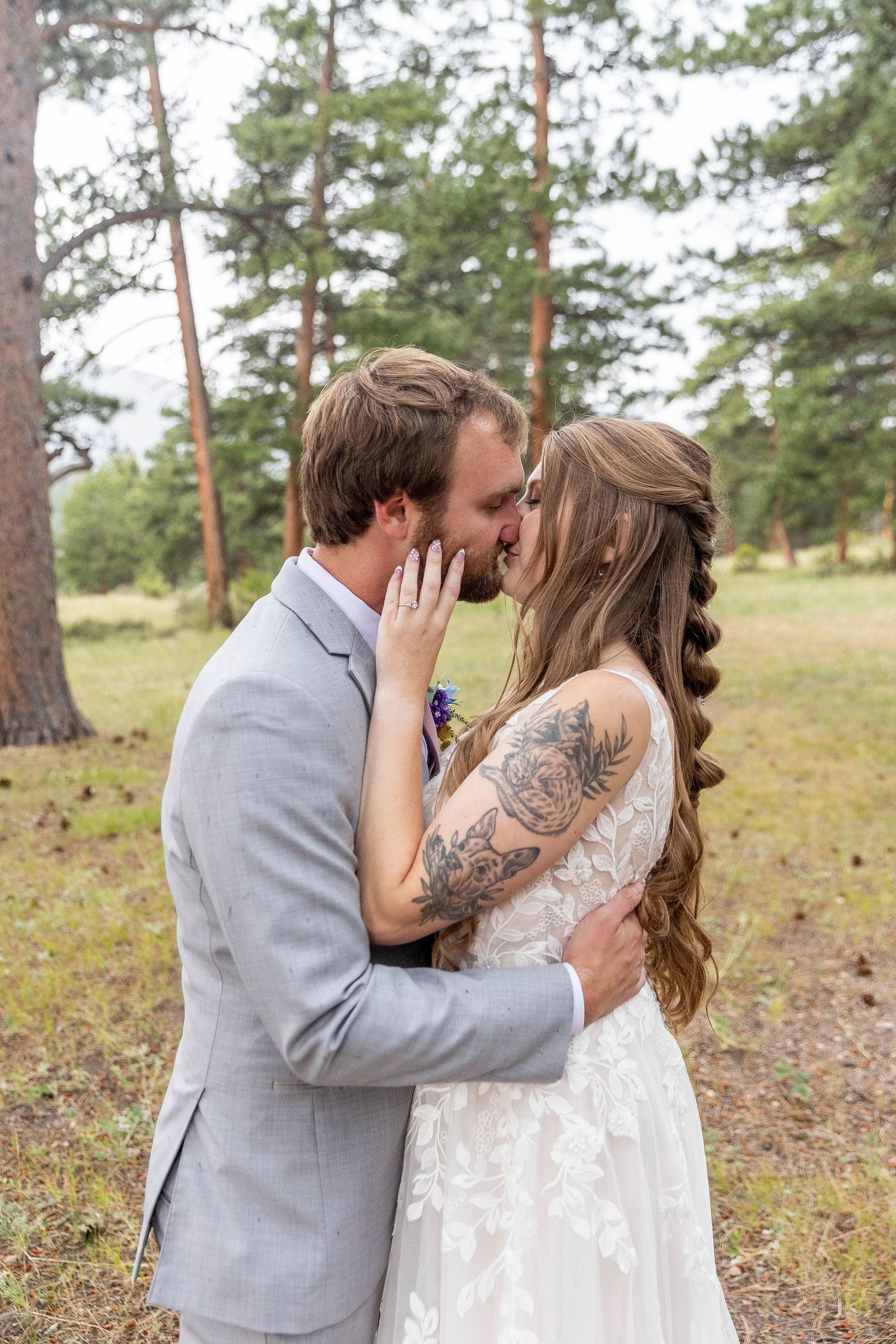 Colorado wedding photographer, Candid wedding photography Colorado, Della Terra Wedding Photographer, Mountain elopement