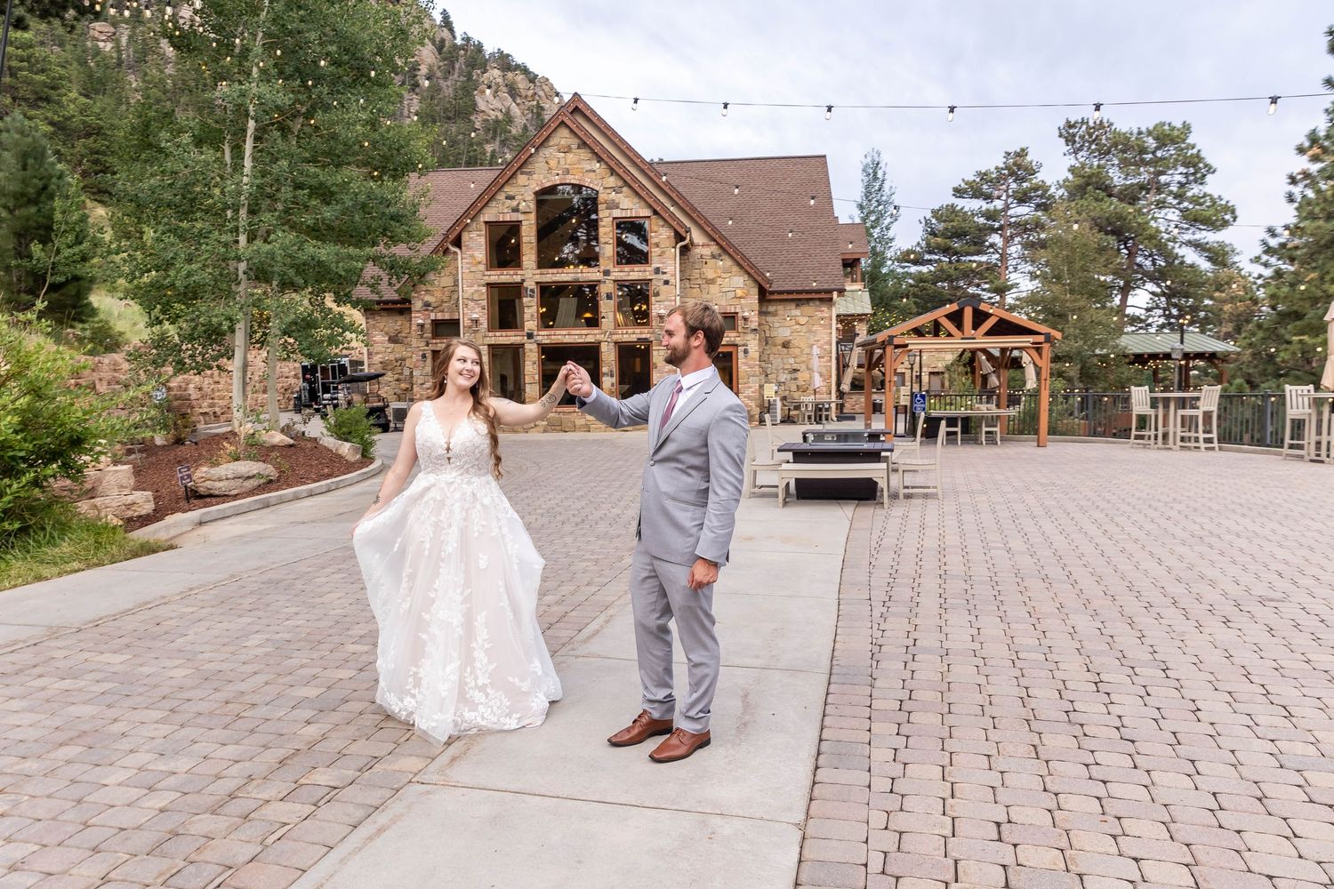 Colorado wedding photographer, Candid wedding photography Colorado, Della Terra Wedding Photographer, Mountain elopement