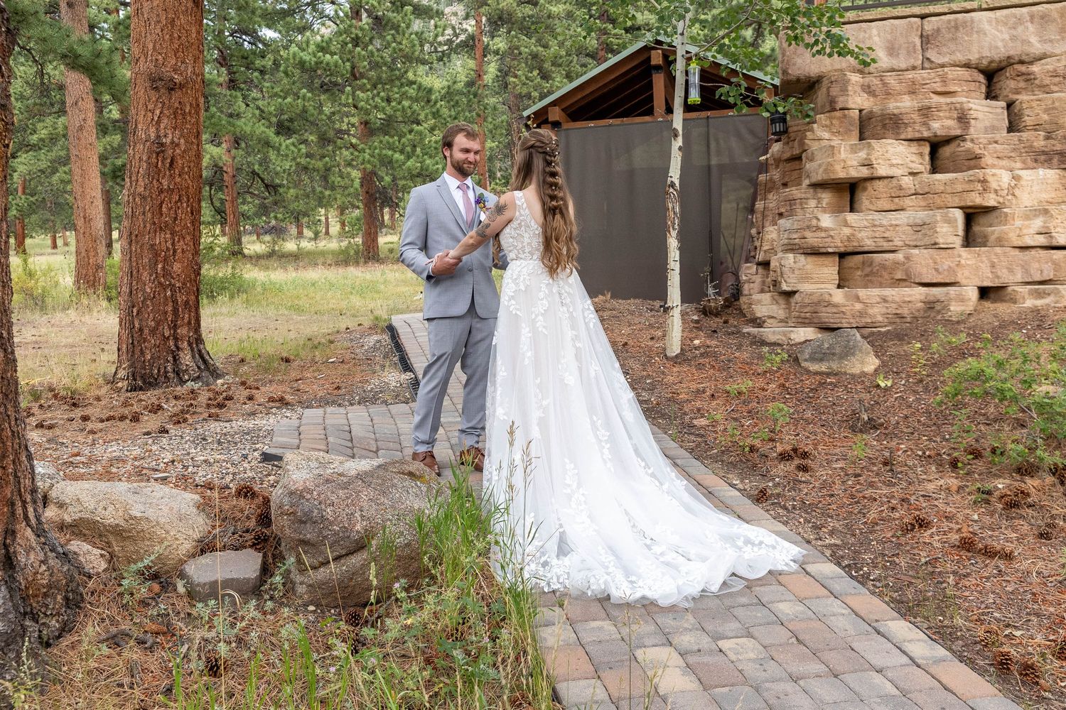 Colorado wedding photographer, Candid wedding photography Colorado, Della Terra Wedding Photographer, Mountain elopement