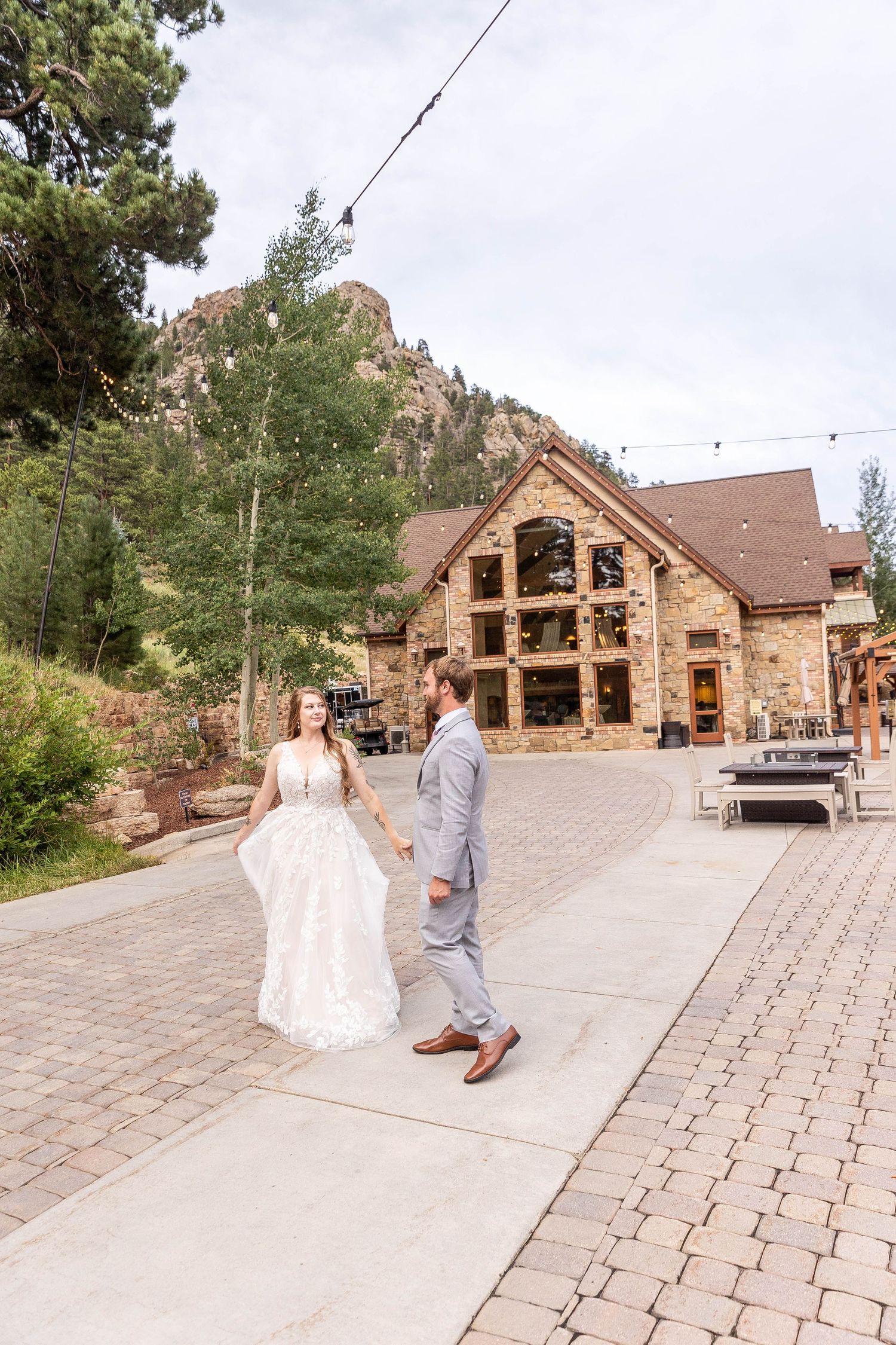 Colorado wedding photographer, Candid wedding photography Colorado, Della Terra Wedding Photographer, Mountain elopement