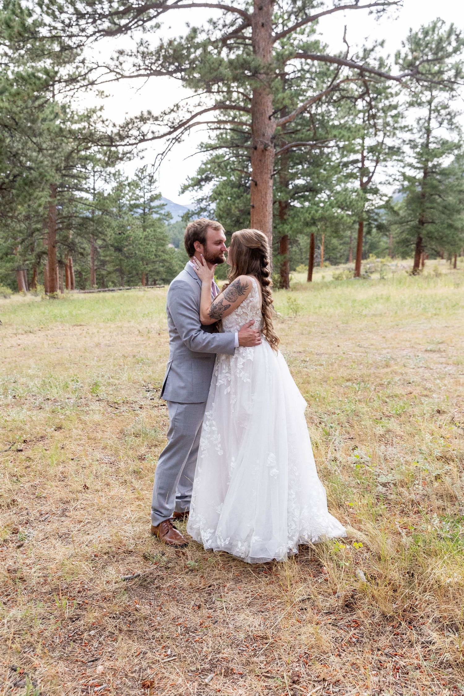 Colorado wedding photographer, Candid wedding photography Colorado, Della Terra Wedding Photographer, Mountain elopement