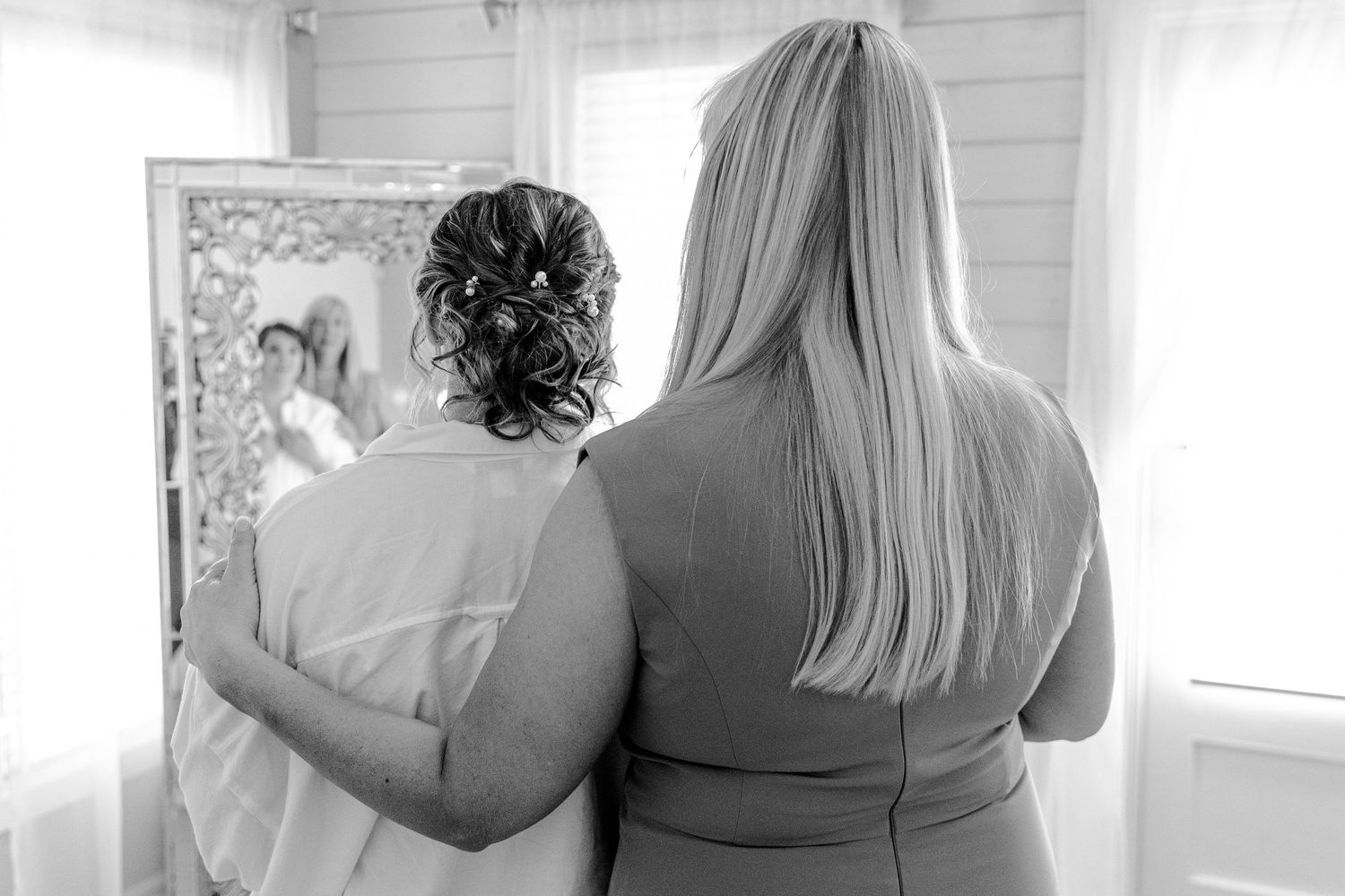 Wedding Photographer, Elopement Specialist, Engagement Photos, Natural Backgrounds, Candid Moments