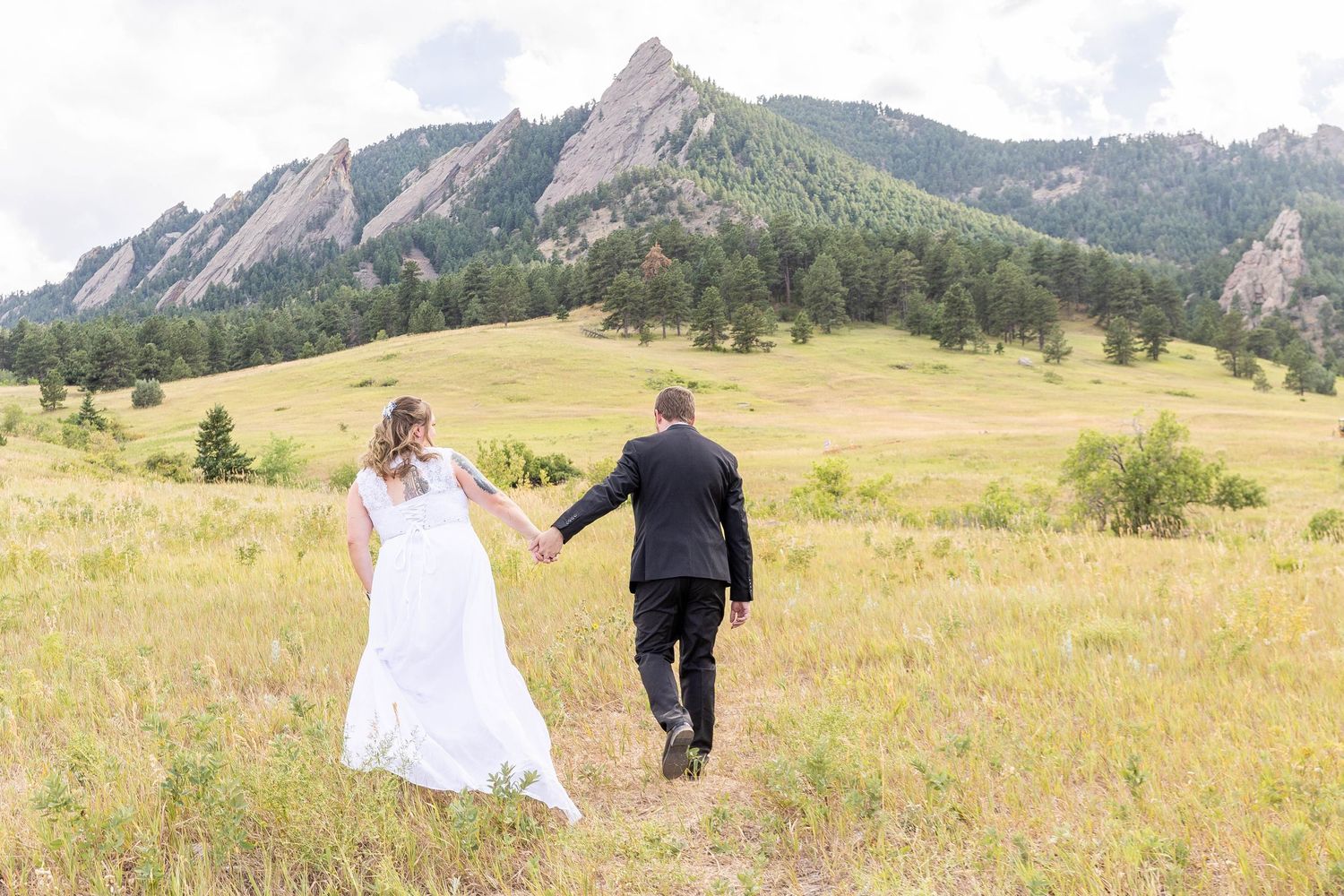 Capturing authentic, heartfelt moments in Colorado’s stunning landscapes. Serving Denver, Boulder, Estes Park, and beyond. Let's tell your