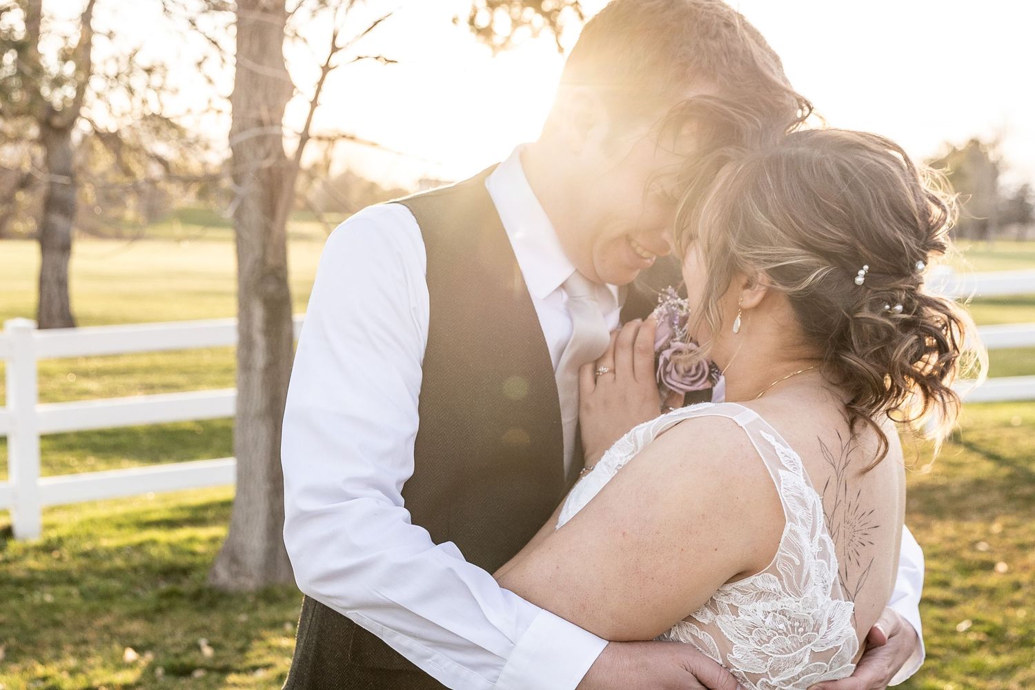Capture your Colorado wedding with authentic, timeless photography & optional videos. Packages for intimate elopements to full-day celebrati