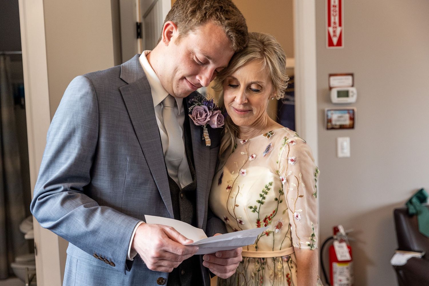 Wedding Photographer, Elopement Specialist, Engagement Photos, Natural Backgrounds, Candid Moments