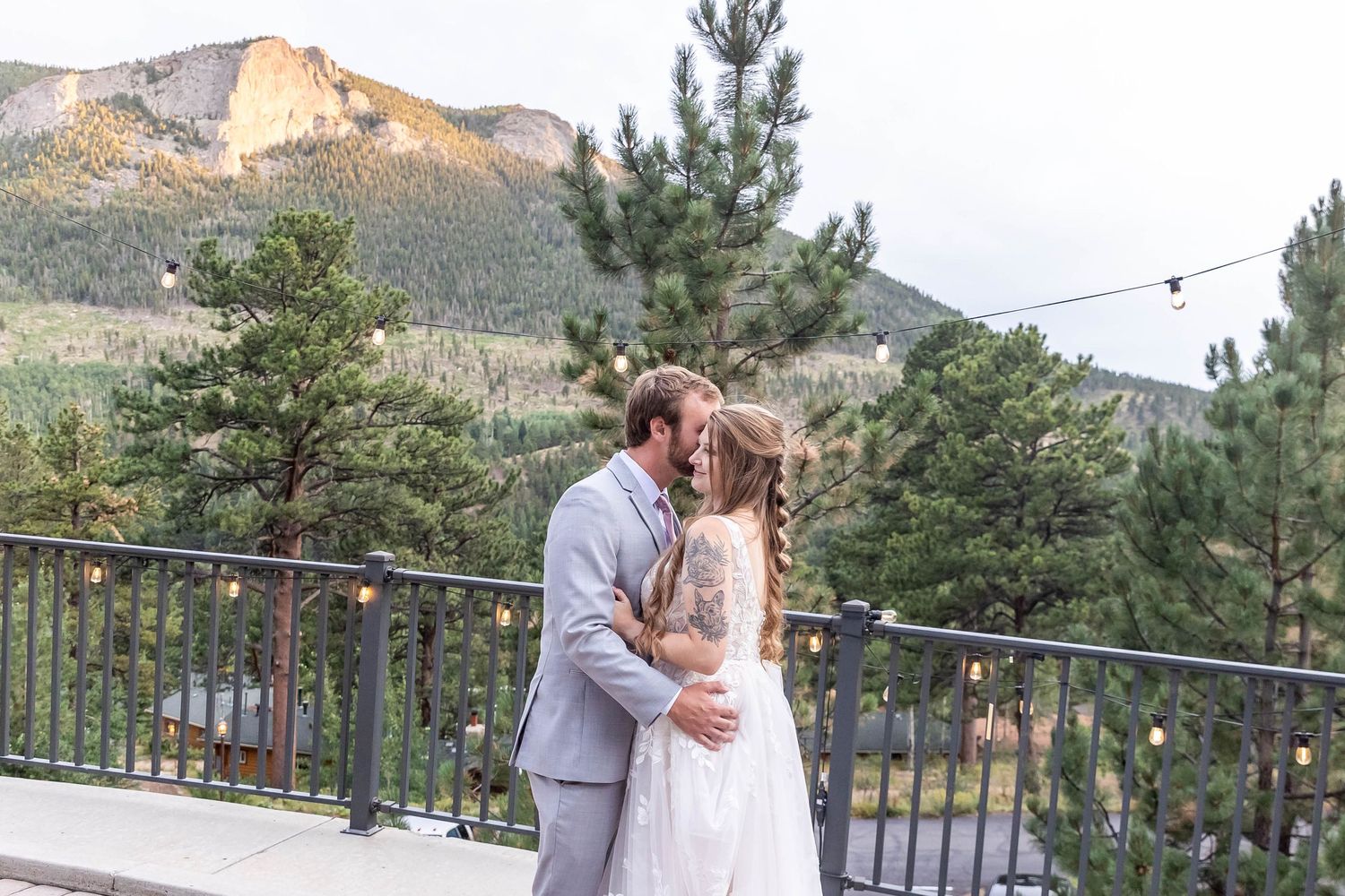 Colorado wedding photographer, Candid wedding photography Colorado, Della Terra Wedding Photographer, Mountain elopement