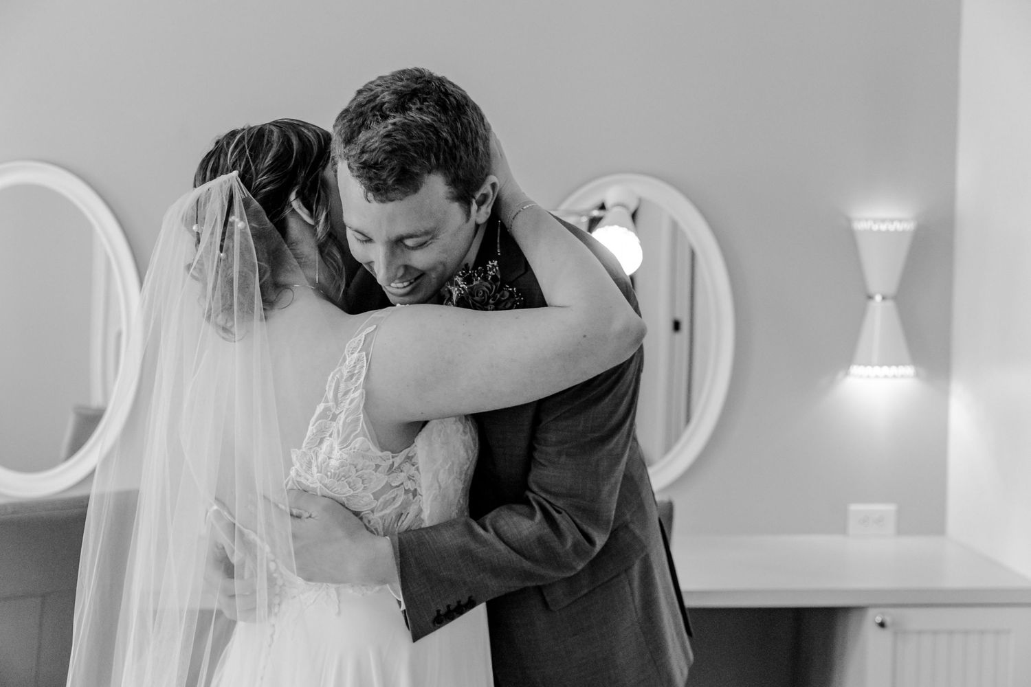 Wedding Photographer, Elopement Specialist, Engagement Photos, Natural Backgrounds, Candid Moments