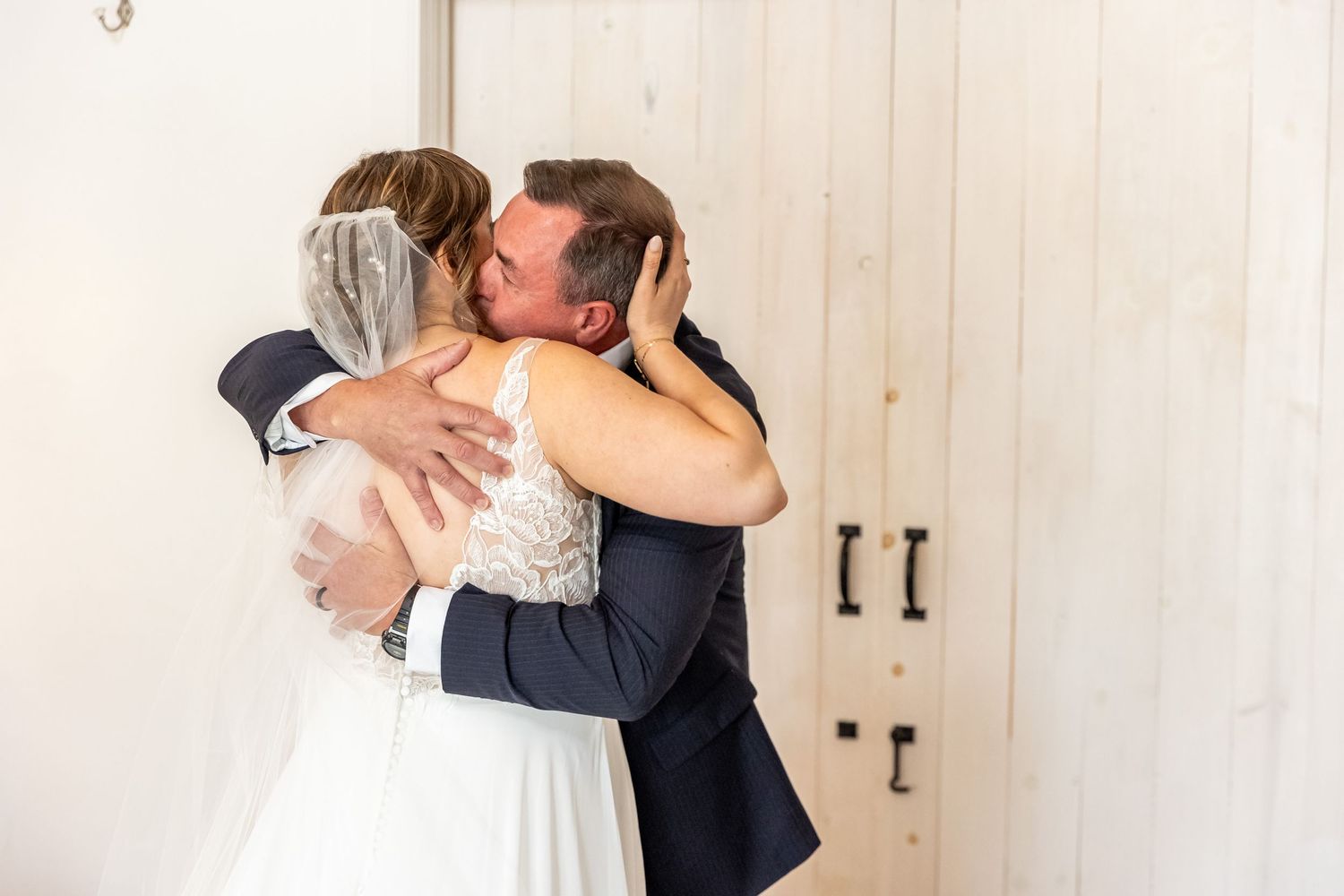 Wedding Photographer, Elopement Specialist, Engagement Photos, Natural Backgrounds, Candid Moments