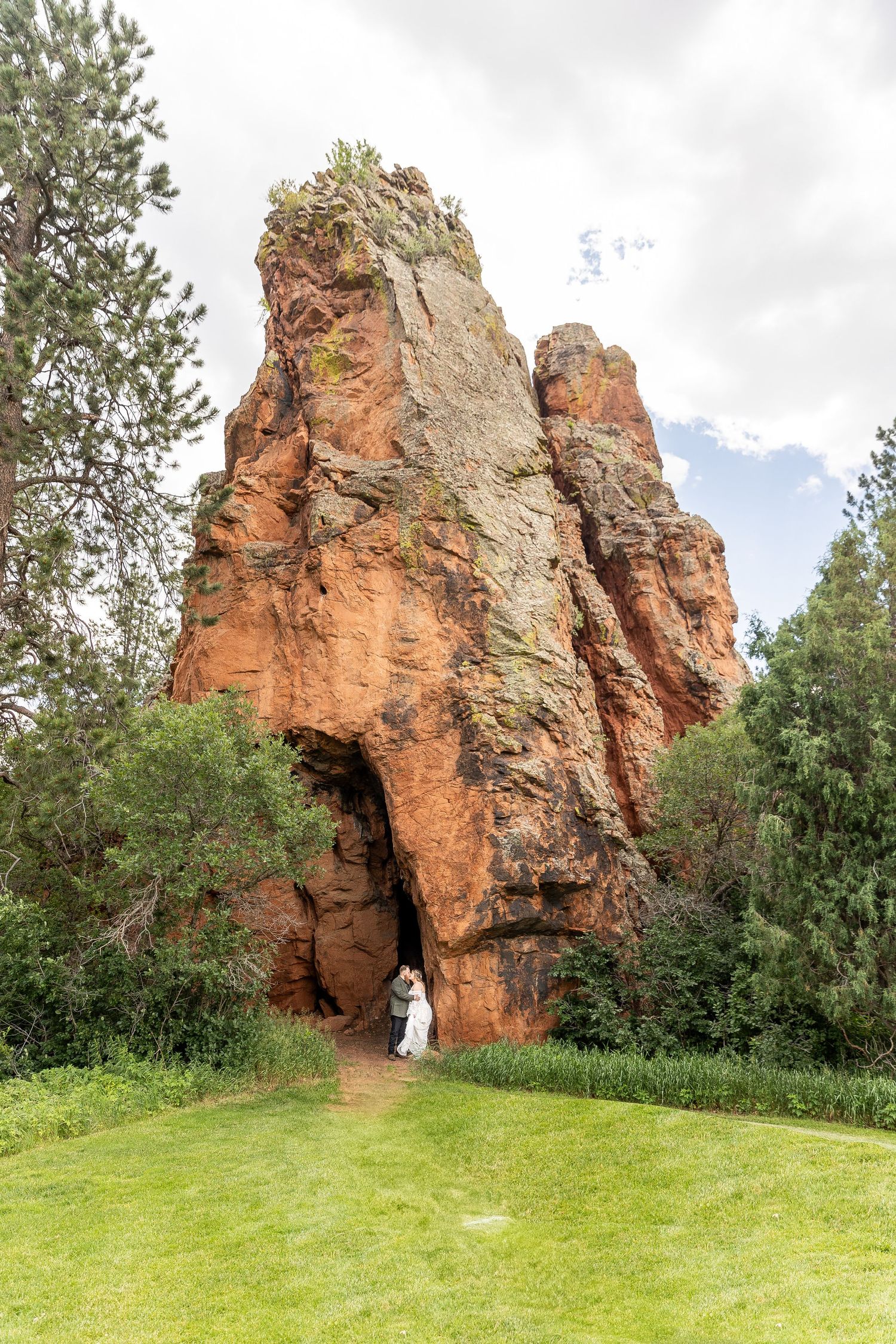 Capturing authentic, heartfelt moments in Colorado’s stunning landscapes. Serving Denver, Boulder, Estes Park, and beyond. Let's tell your