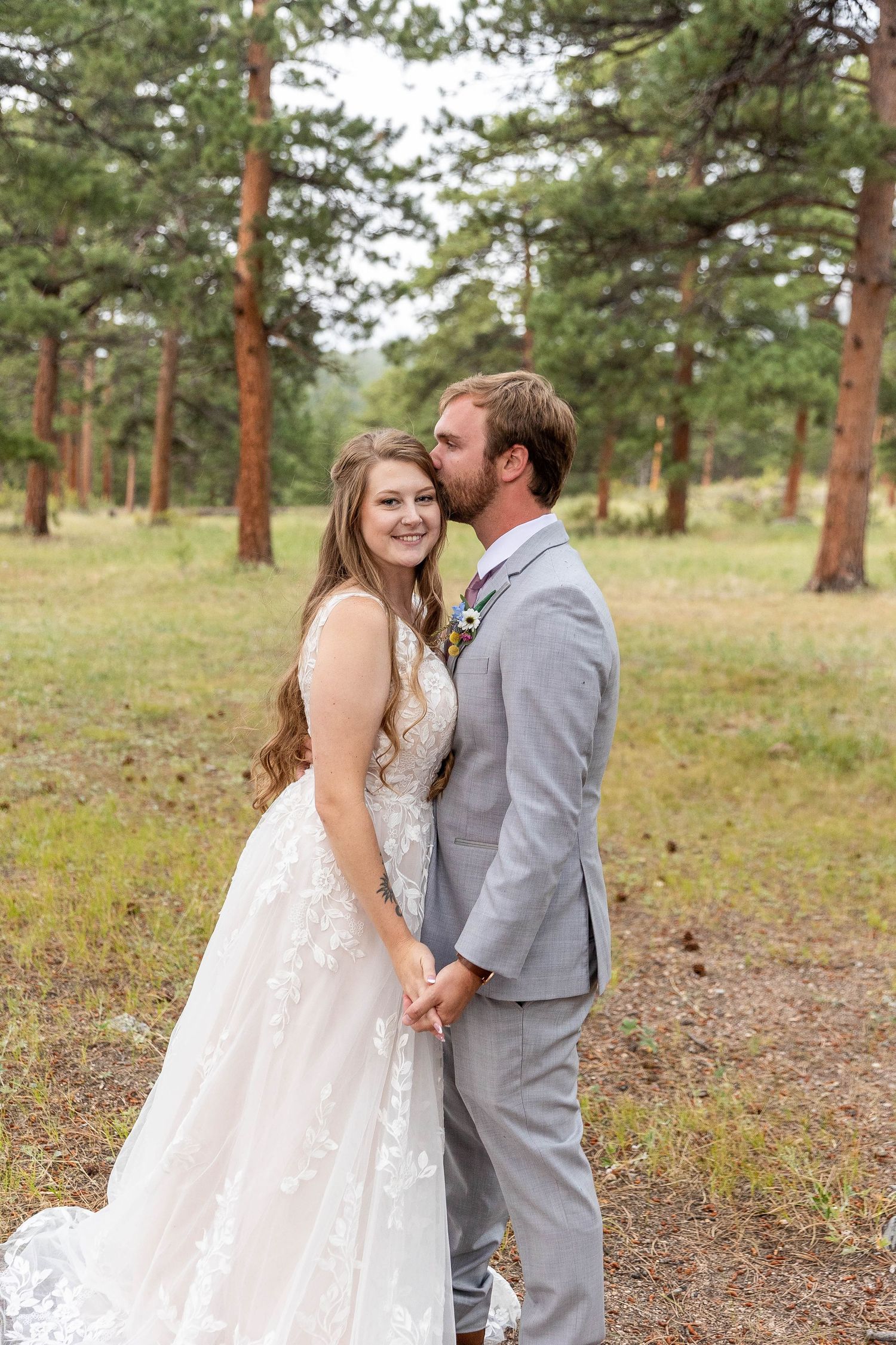 Colorado wedding photographer, Candid wedding photography Colorado, Della Terra Wedding Photographer, Mountain elopement